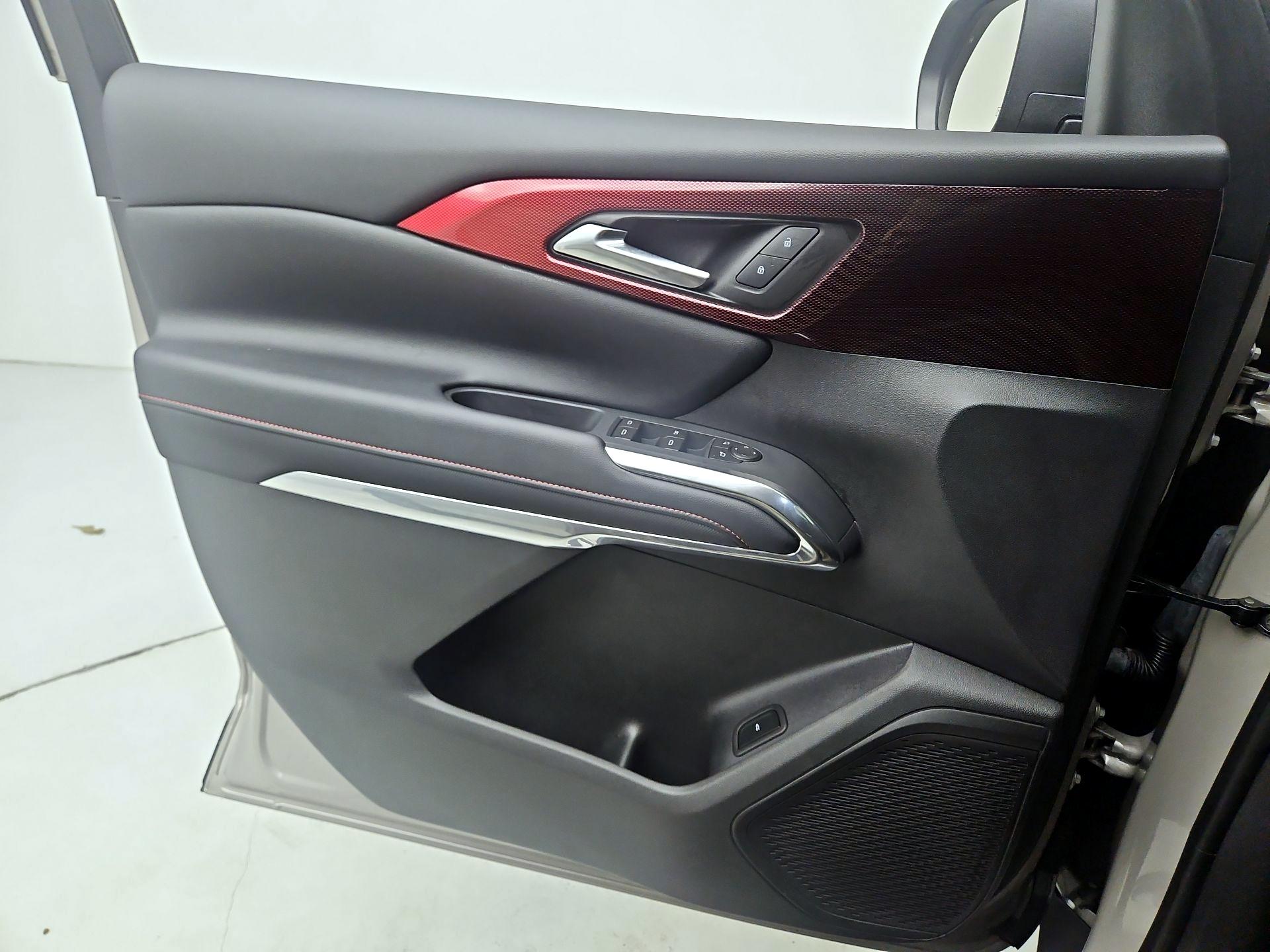 Thumbnail: 2026 Chevrolet Traverse - 12