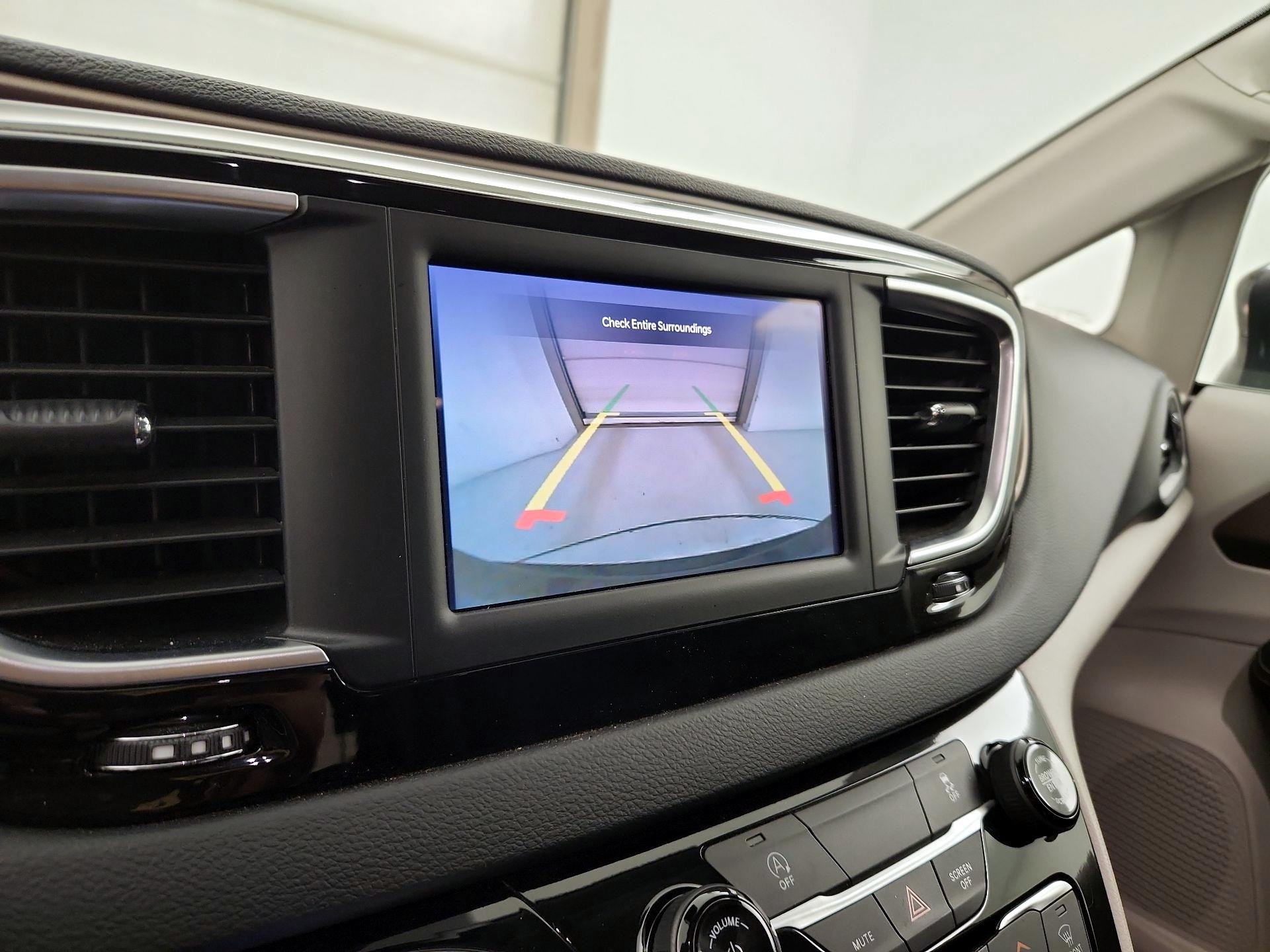 Thumbnail: 2023 Chrysler Voyager - 14