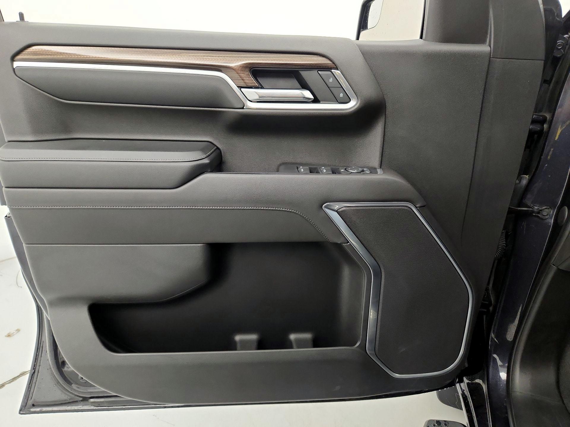 Thumbnail: 2022 Chevrolet Silverado 1500 - 12