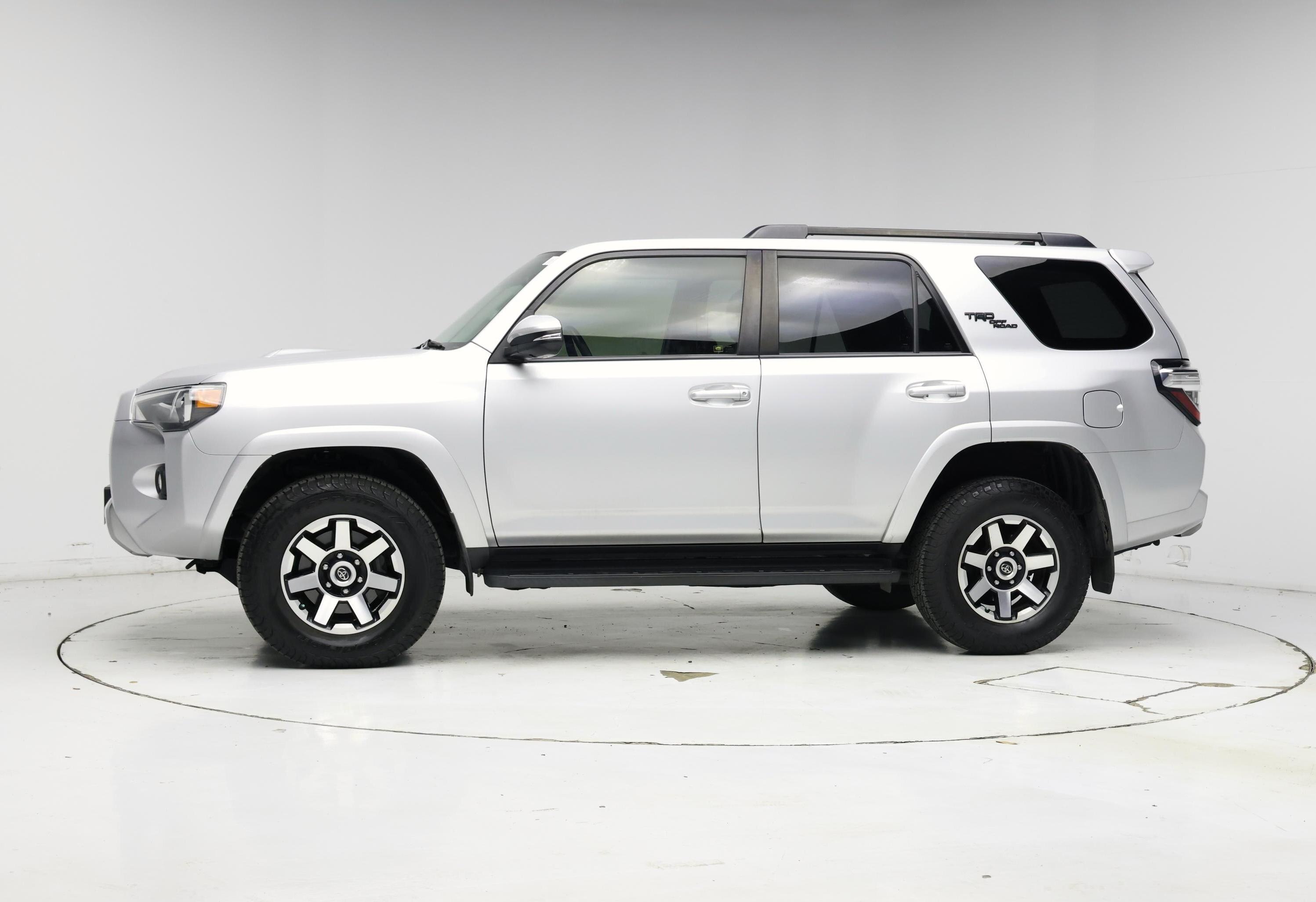 Thumbnail: 2020 Toyota 4Runner - 3