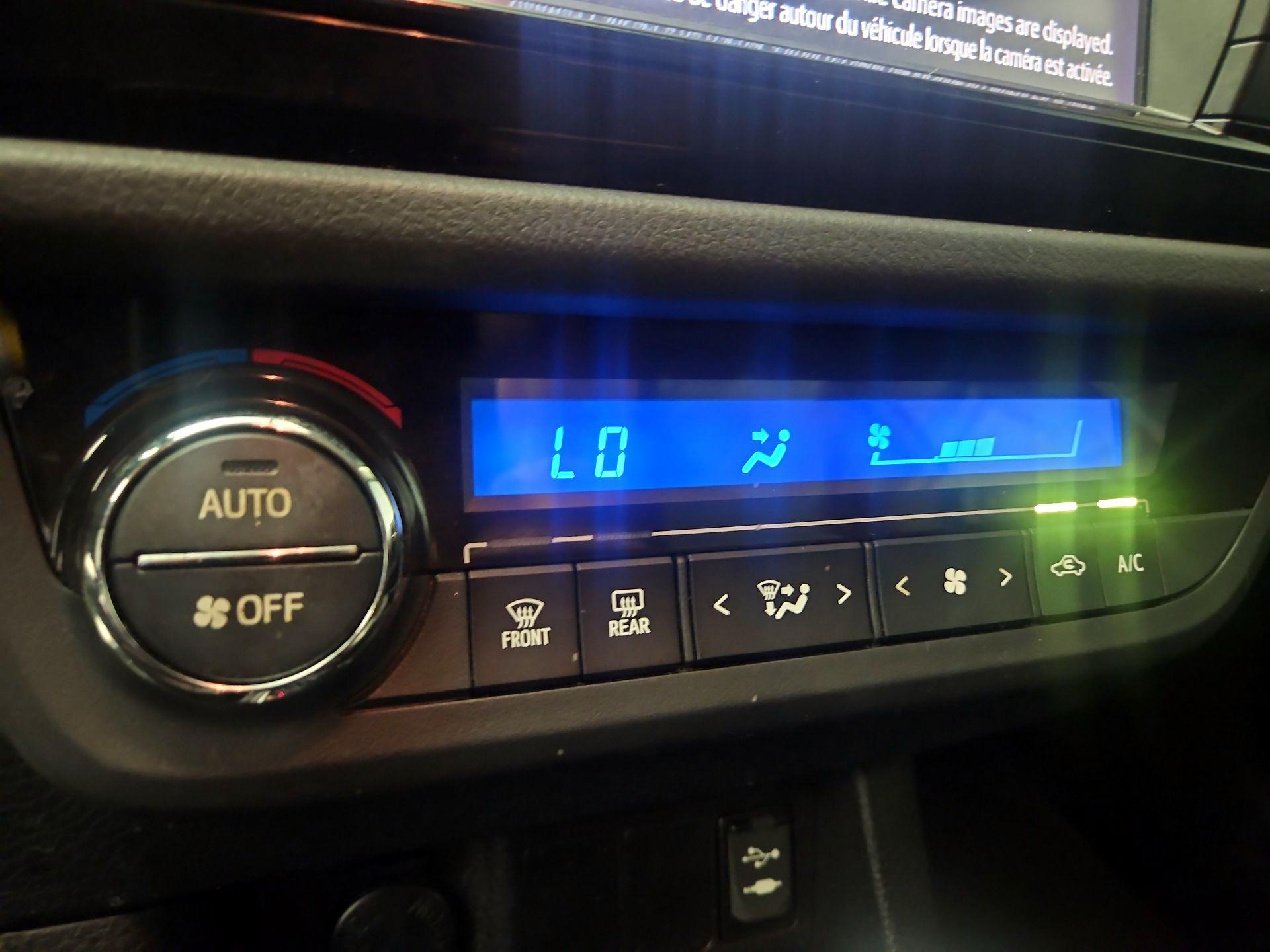 Thumbnail: 2016 Toyota Corolla - 16
