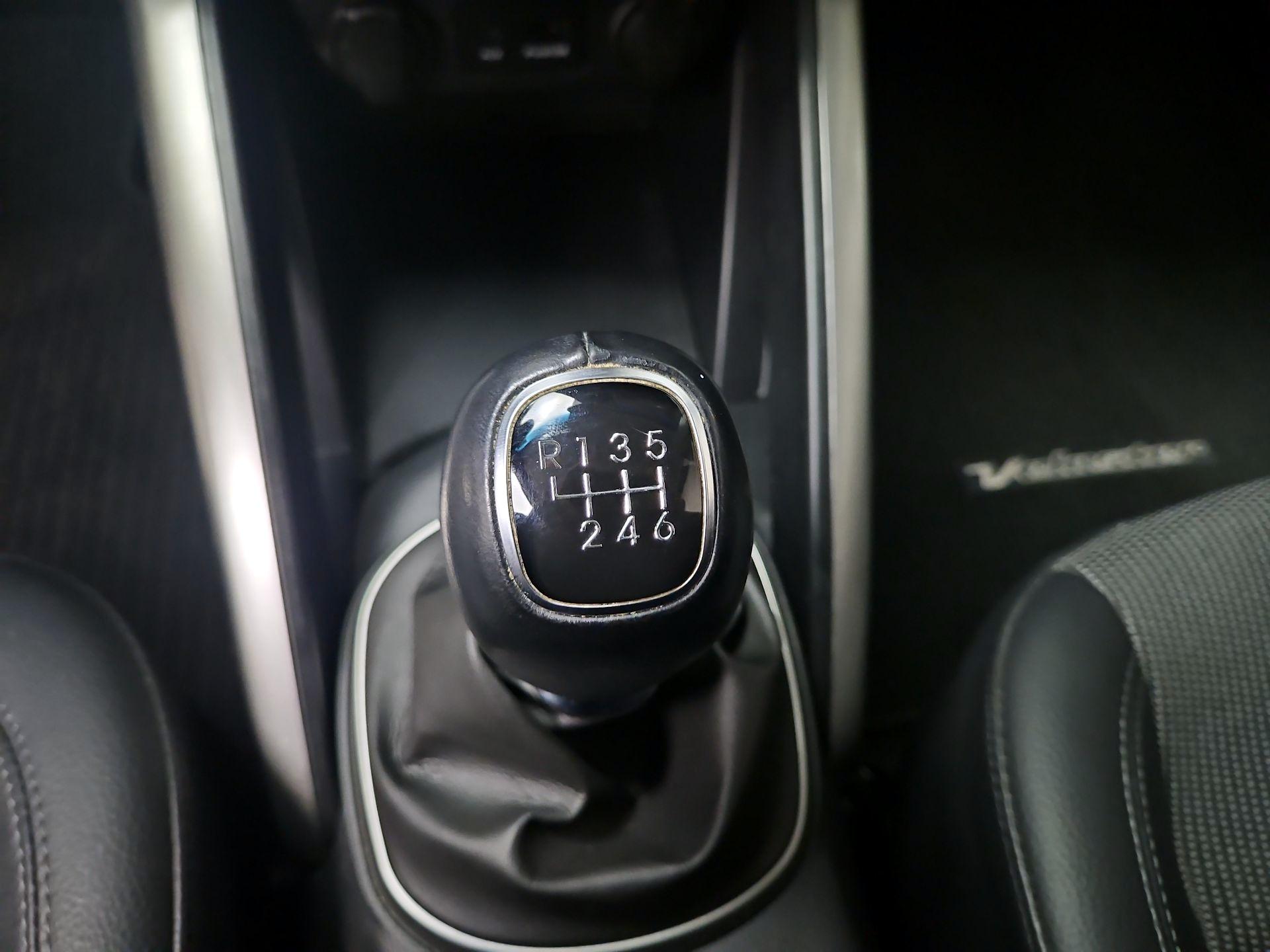 Thumbnail: 2014 Hyundai Veloster - 17