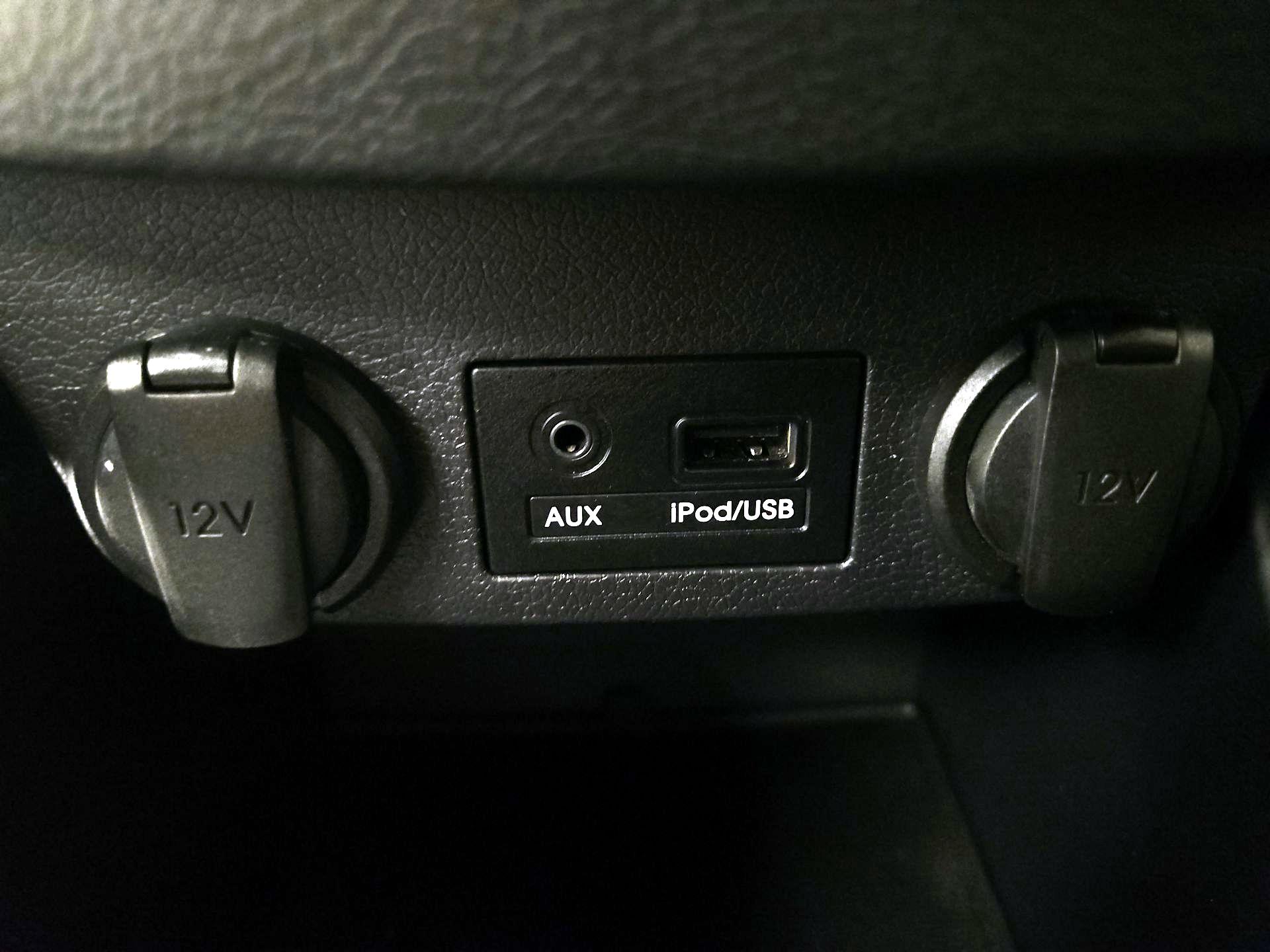 Thumbnail: 2014 Hyundai Veloster - 18