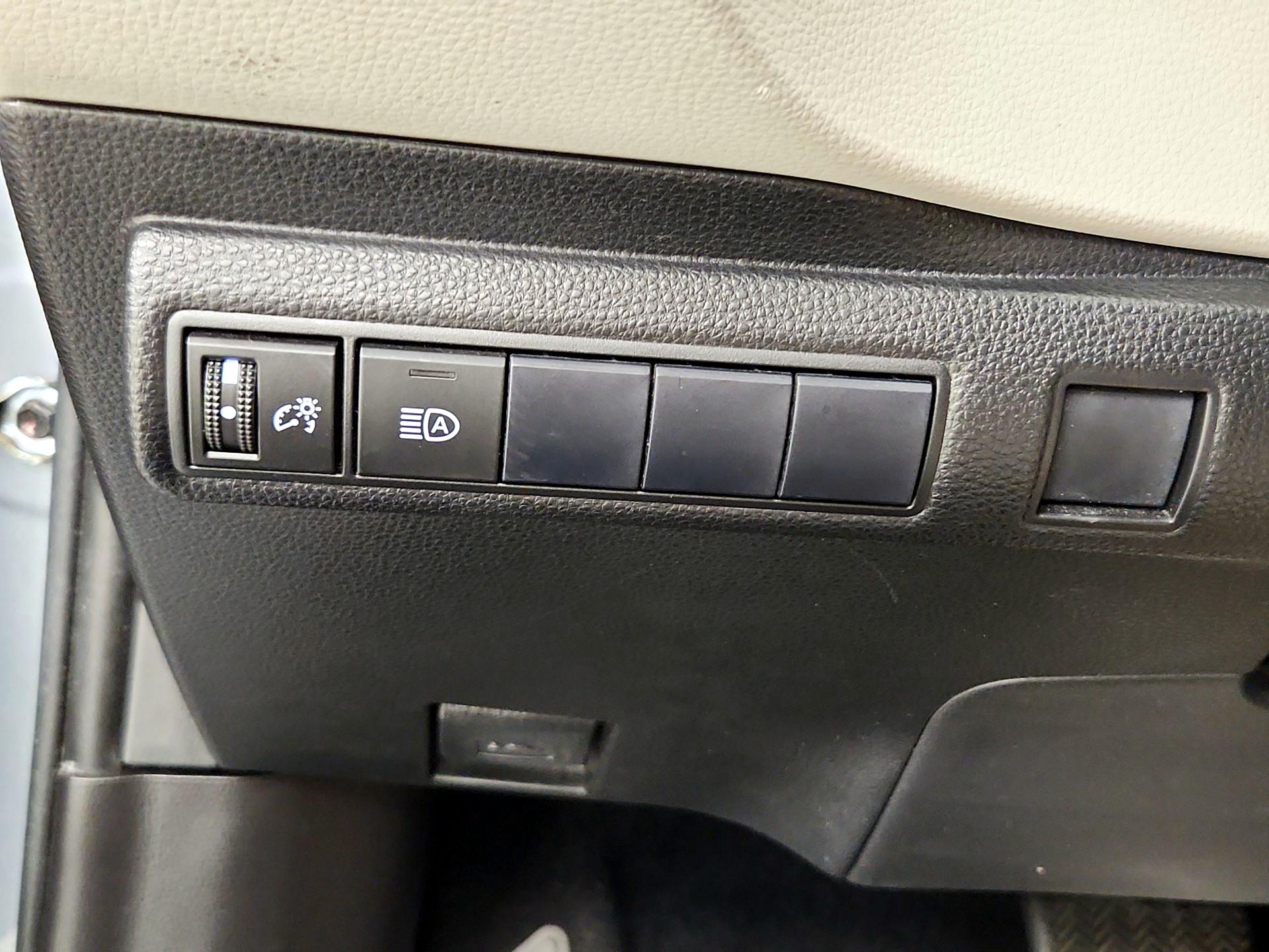 Thumbnail: 2021 Toyota Corolla - 13