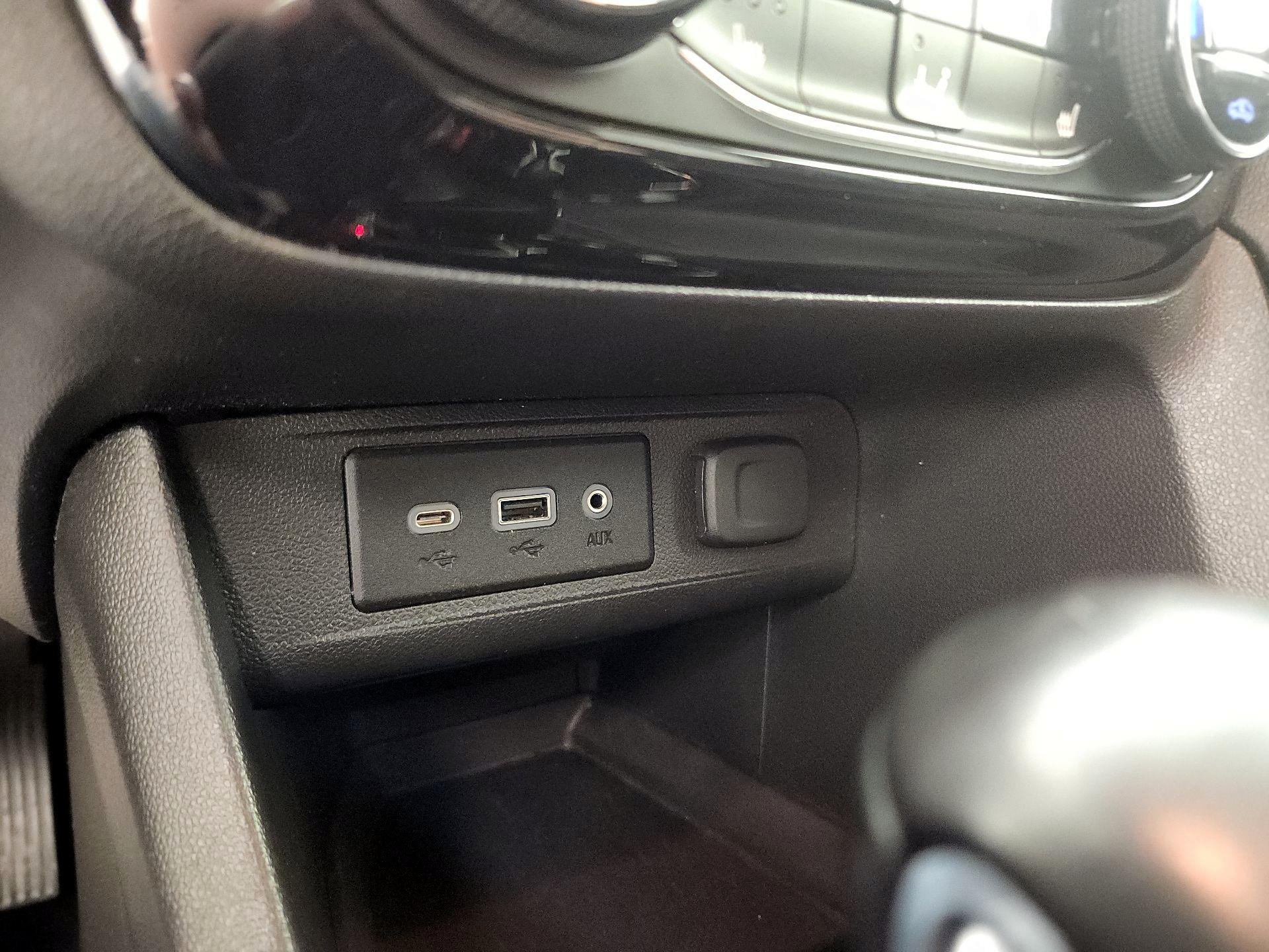 Thumbnail: 2021 Buick Encore GX - 18