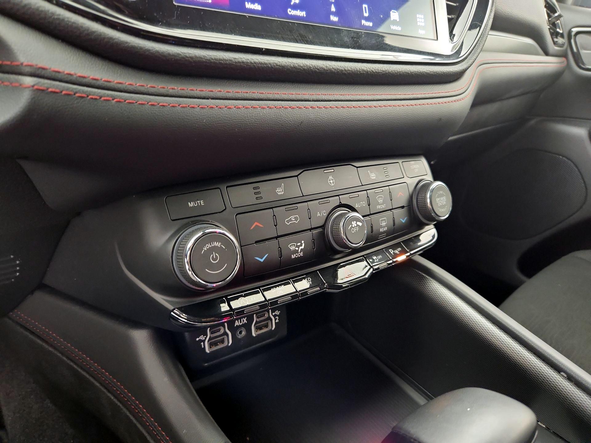 Thumbnail: 2025 Dodge Durango - 17