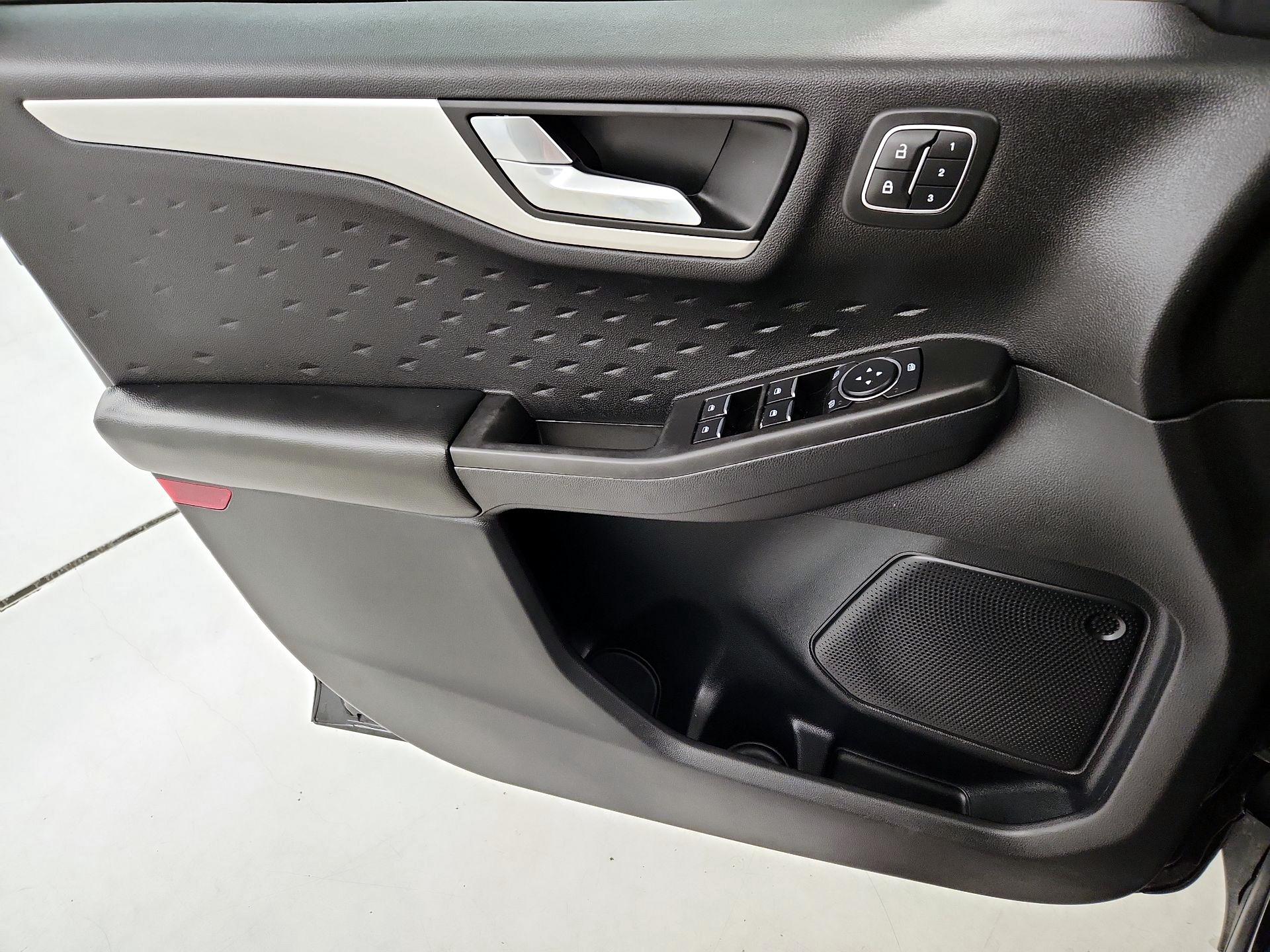 Thumbnail: 2020 Ford Escape - 12