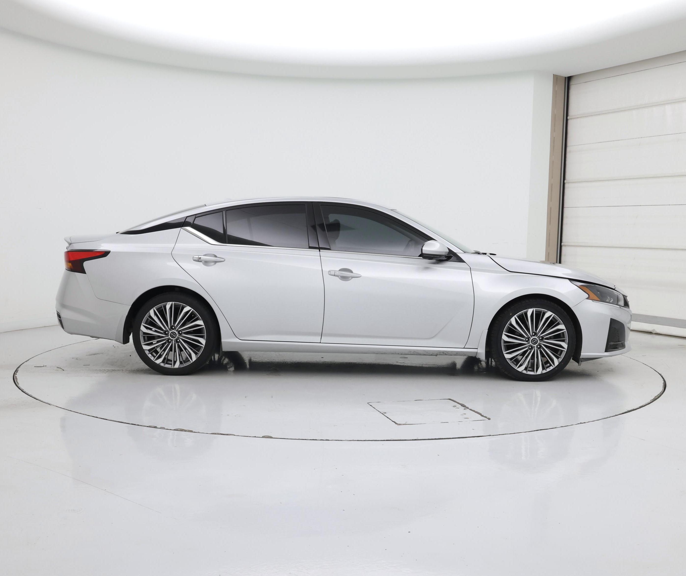 Thumbnail: 2023 Nissan Altima - 7