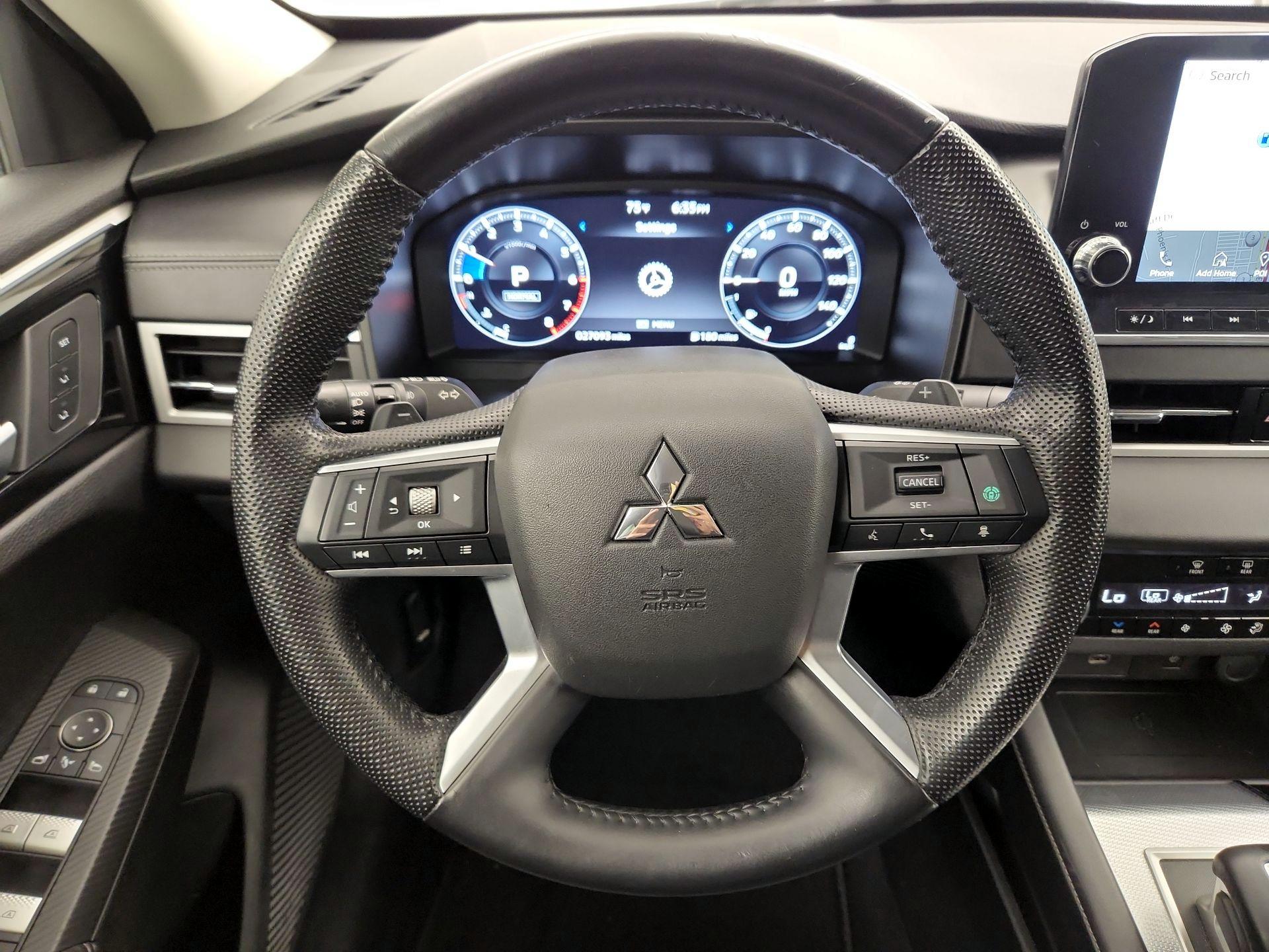 Thumbnail: 2023 Mitsubishi Outlander - 10