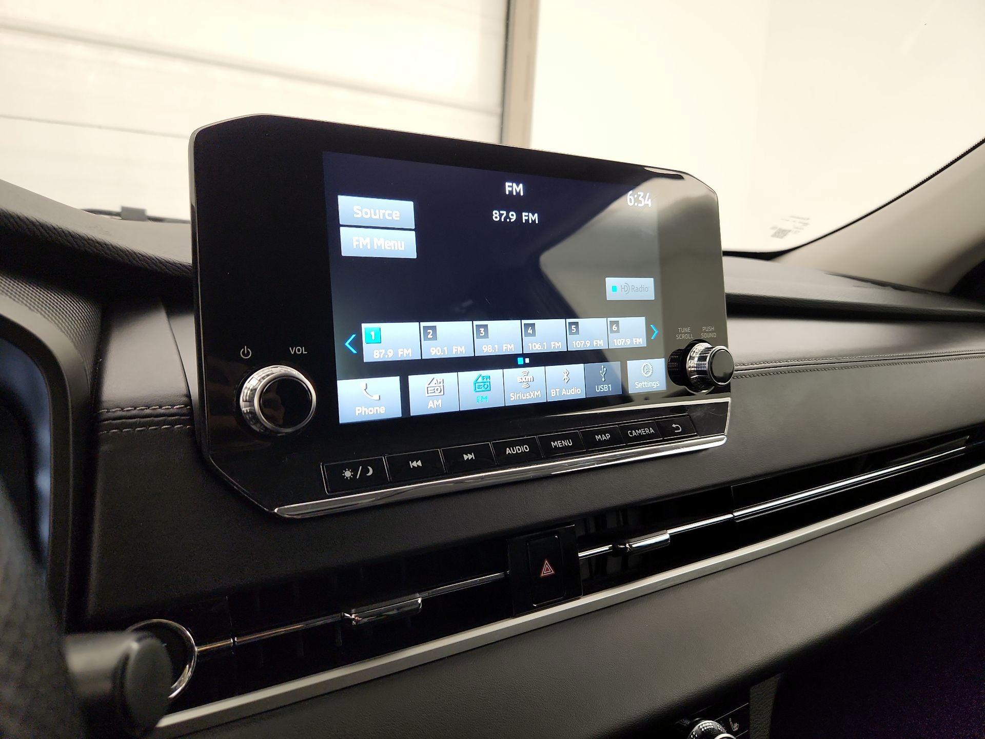 Thumbnail: 2023 Mitsubishi Outlander - 16