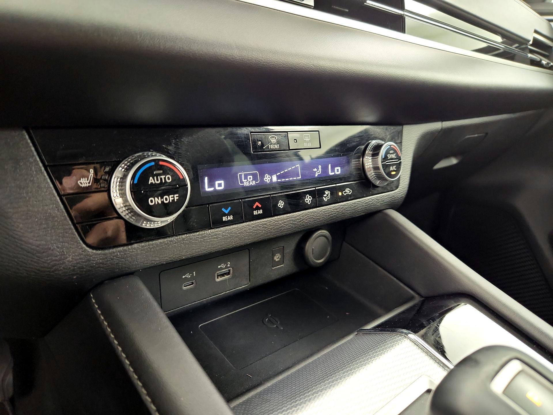 Thumbnail: 2023 Mitsubishi Outlander - 17