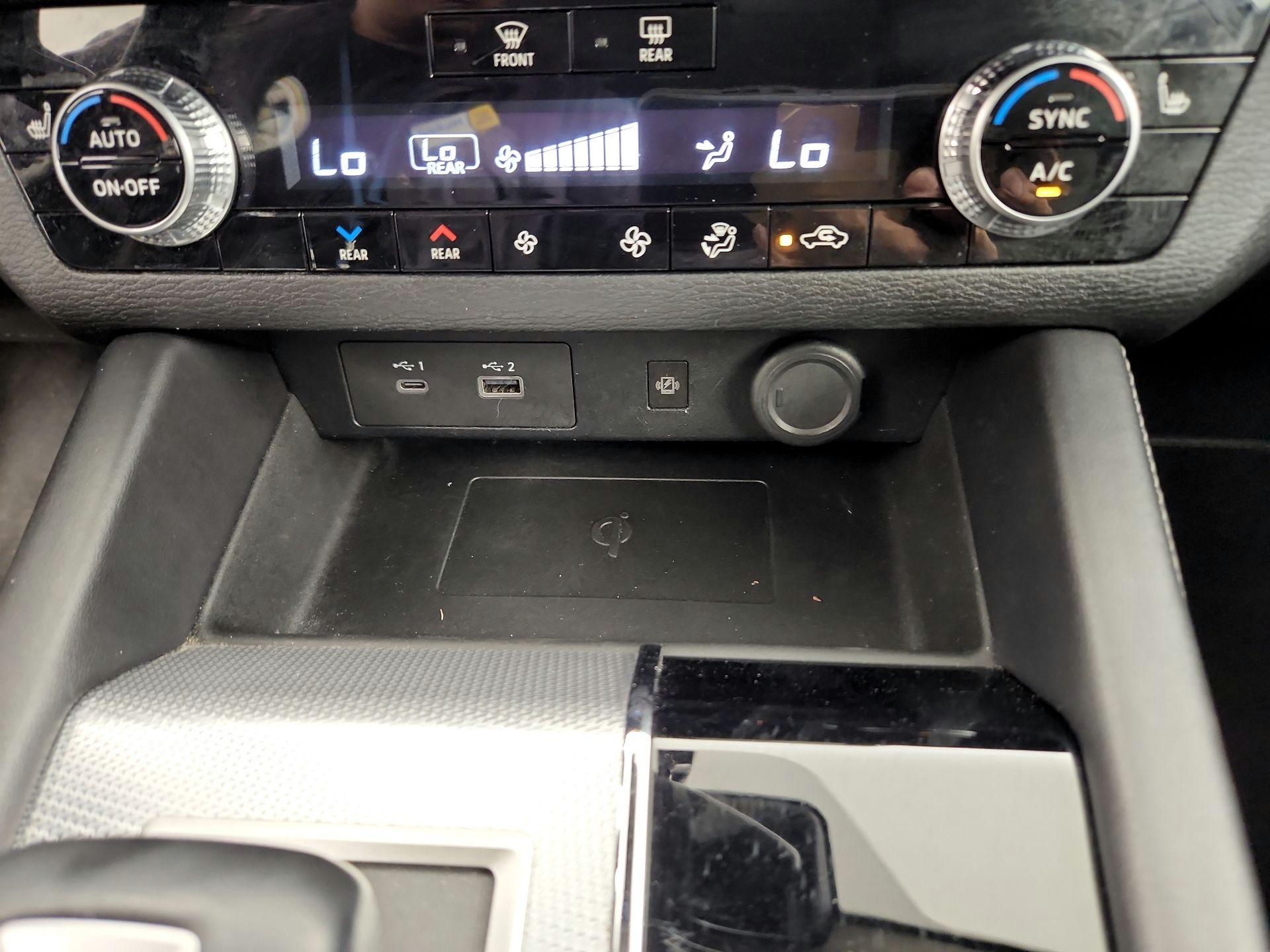 Thumbnail: 2023 Mitsubishi Outlander - 19