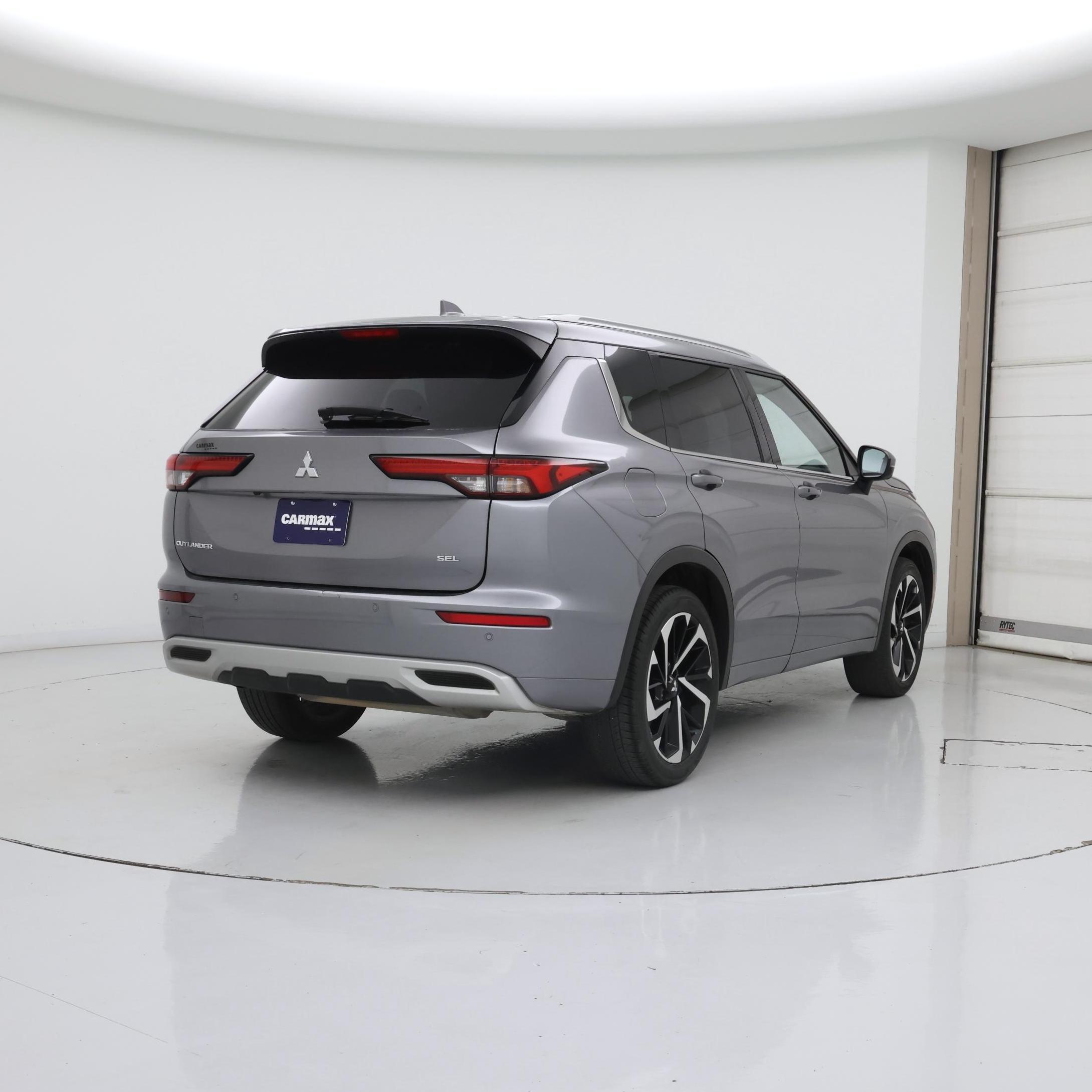 Thumbnail: 2023 Mitsubishi Outlander - 8