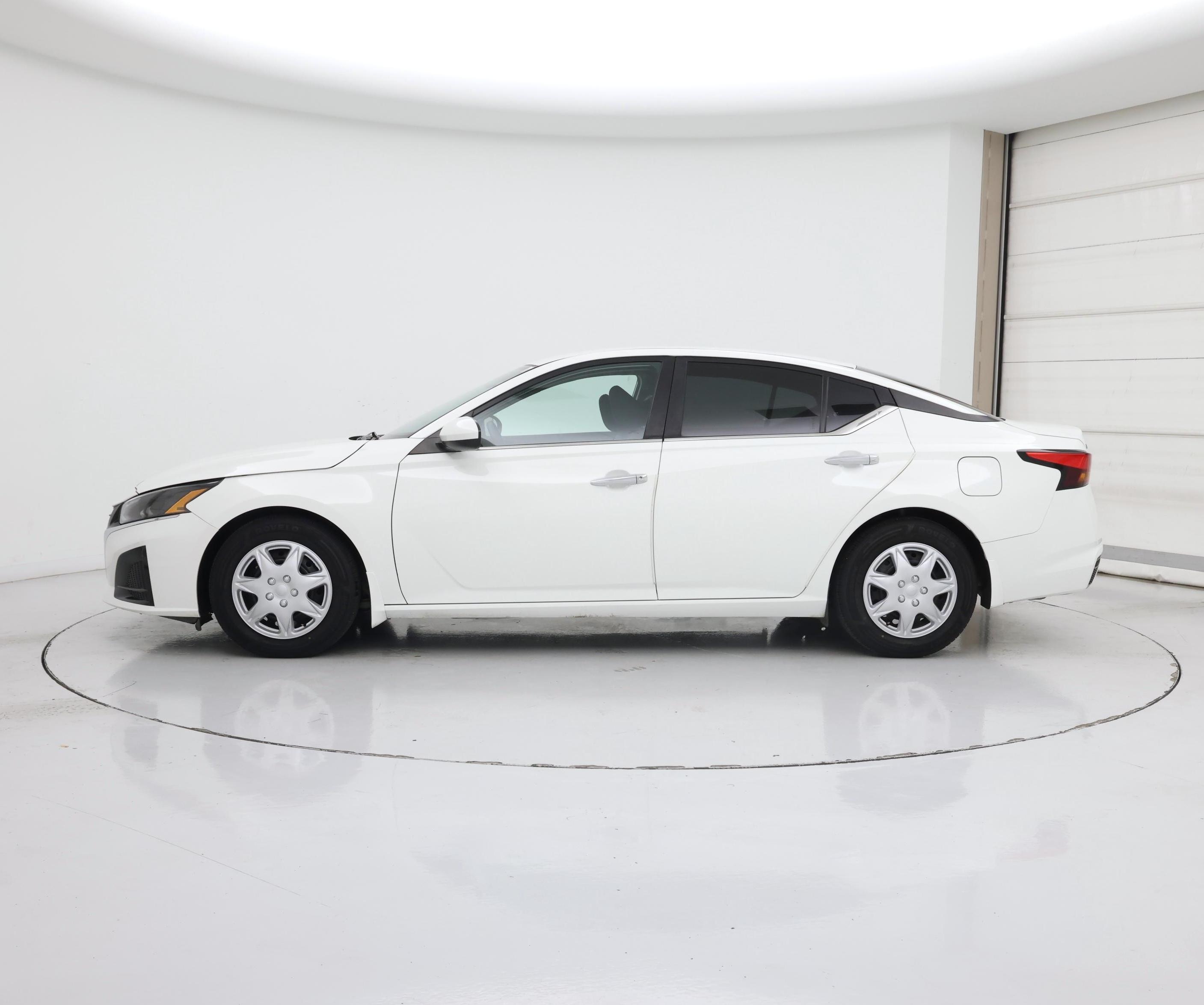 Thumbnail: 2023 Nissan Altima - 3