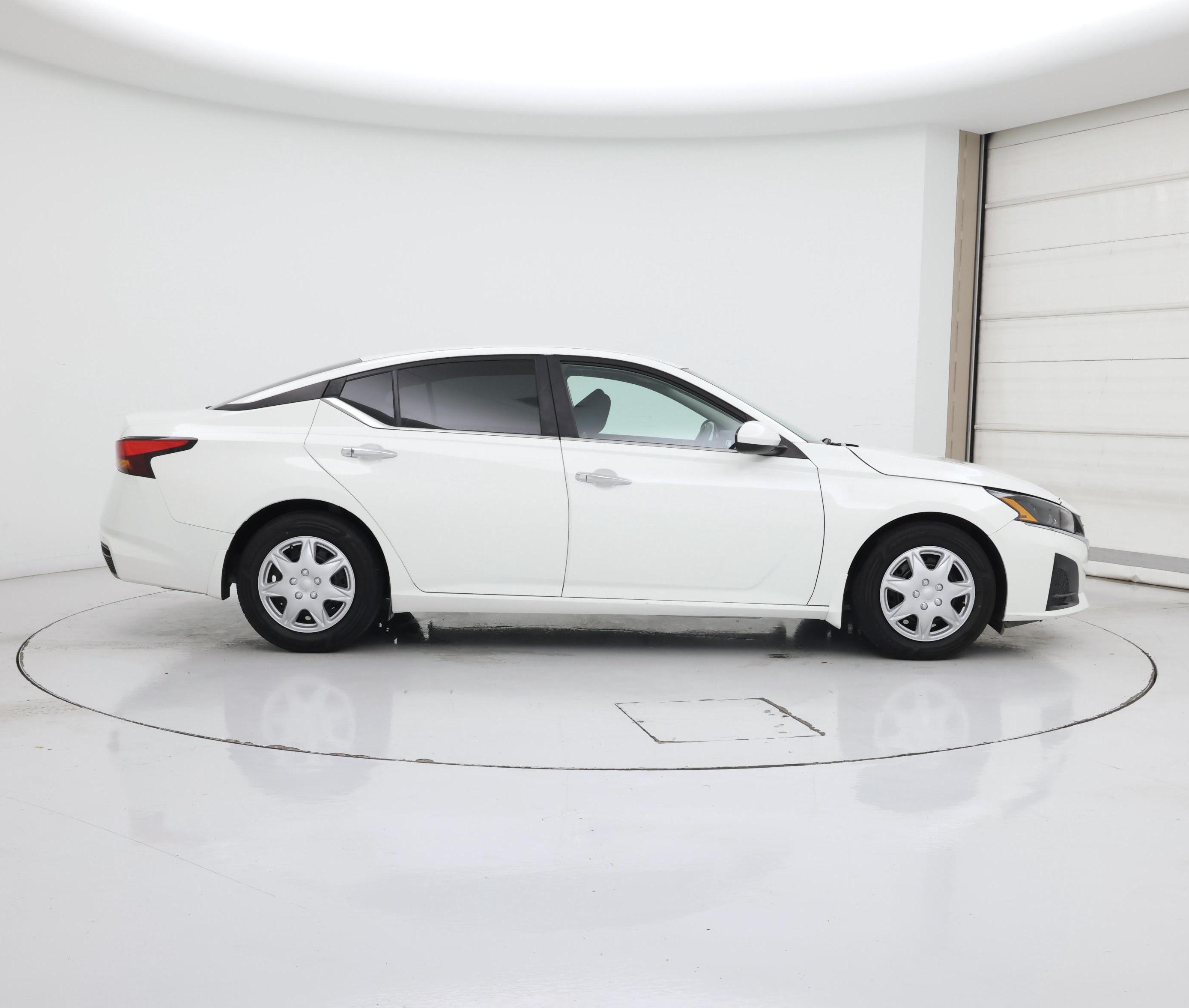 Thumbnail: 2023 Nissan Altima - 7