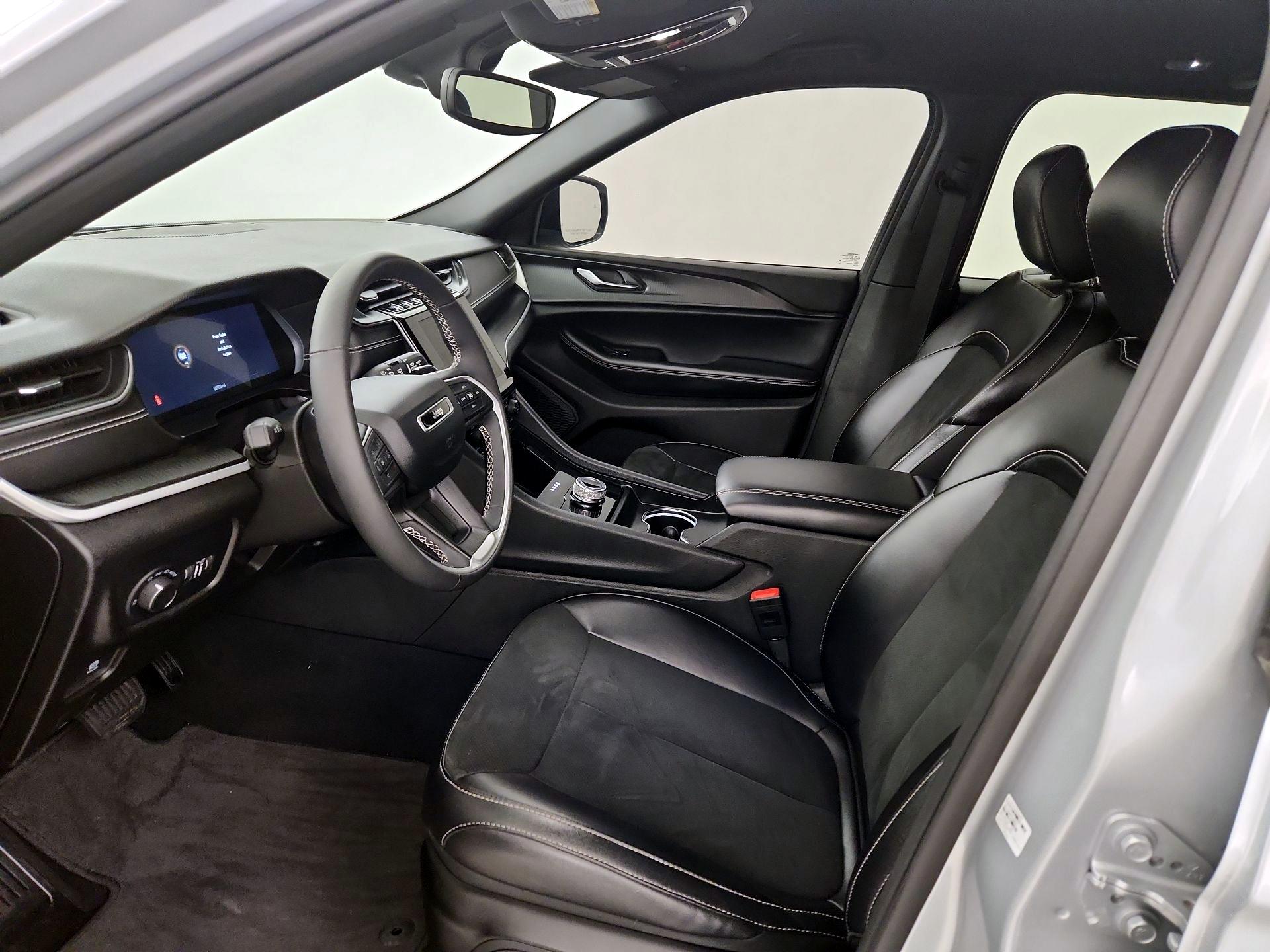 Thumbnail: 2024 Jeep Grand Cherokee - 11