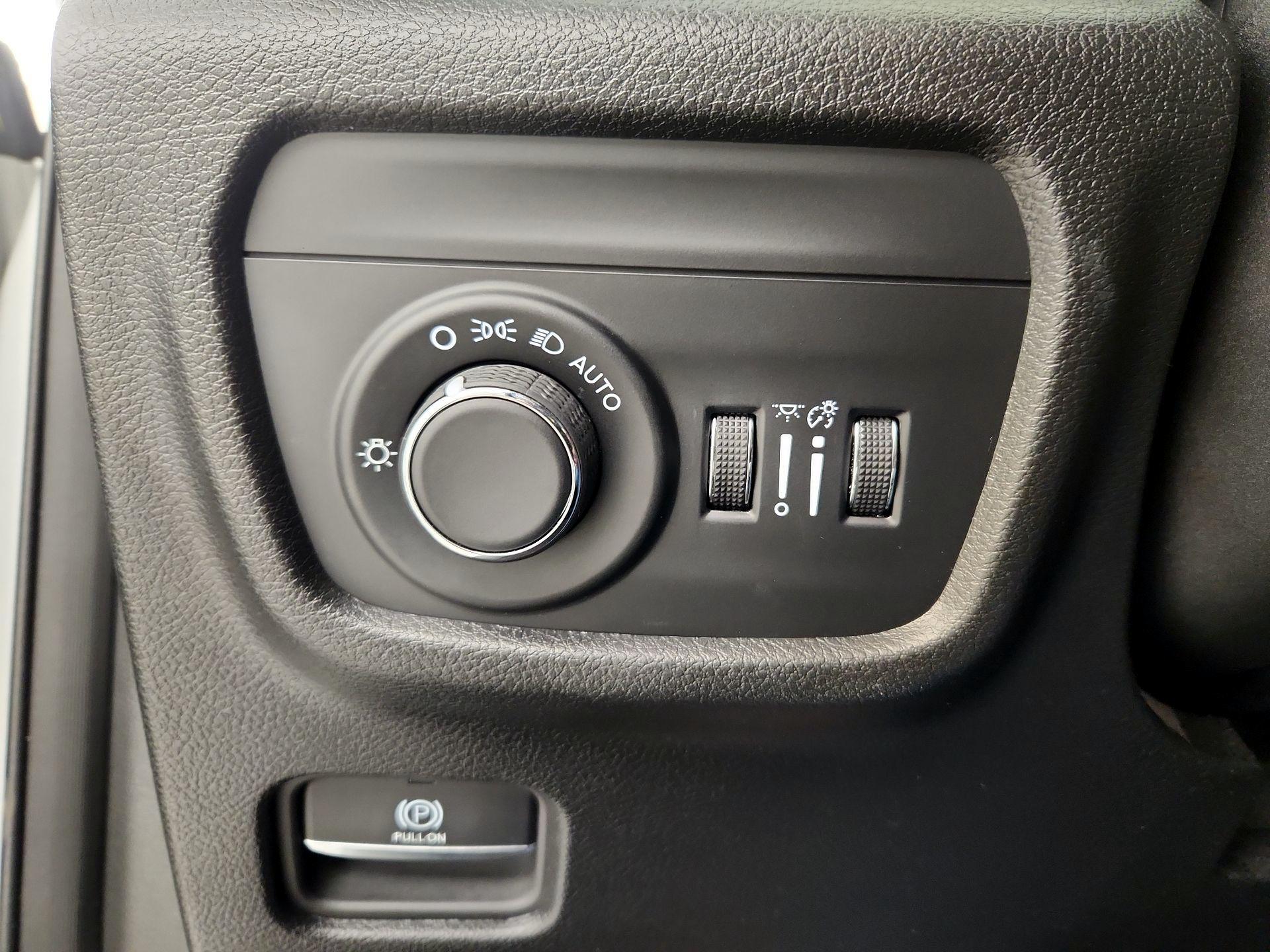 Thumbnail: 2024 Jeep Grand Cherokee - 13