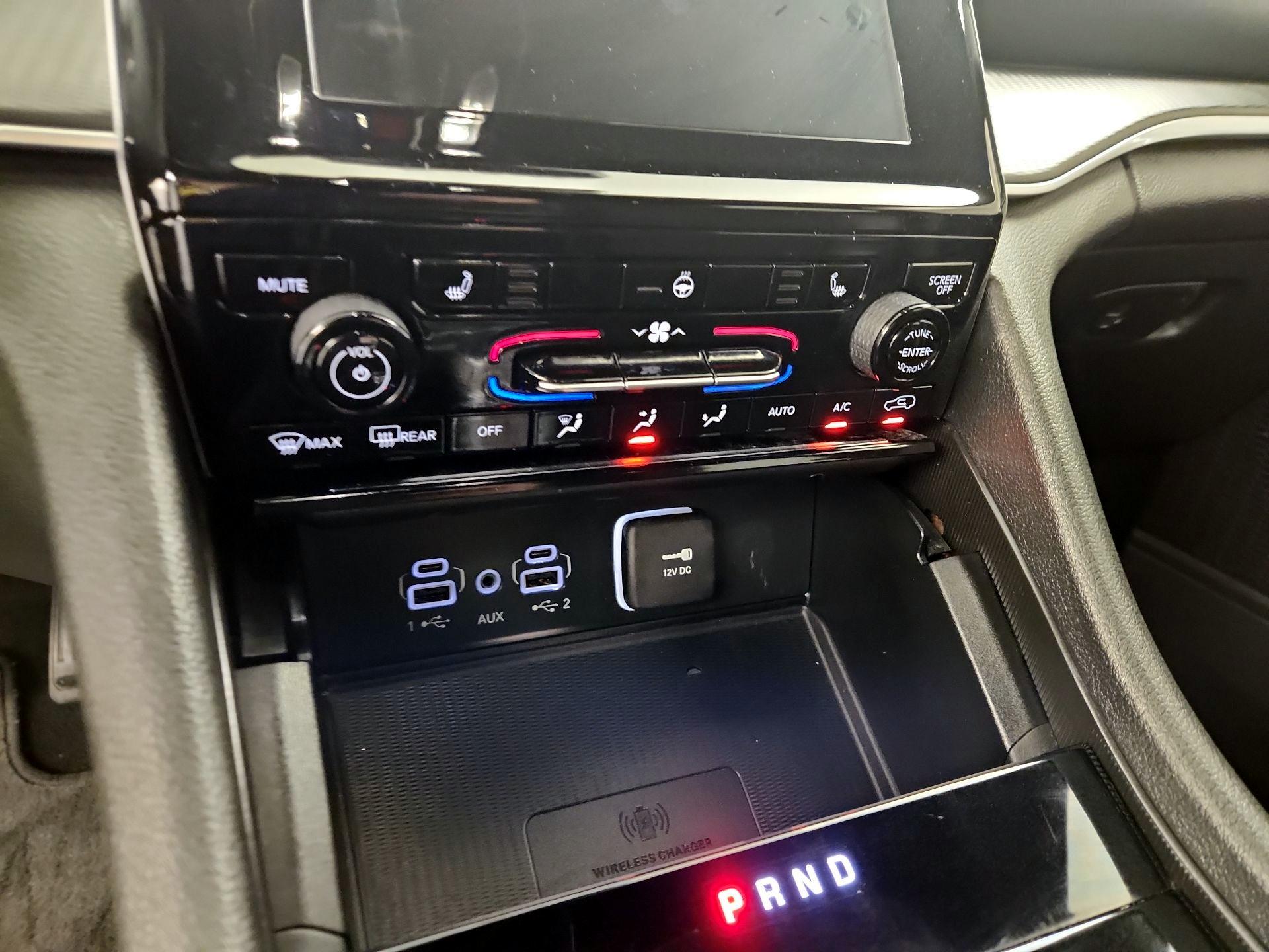 Thumbnail: 2024 Jeep Grand Cherokee - 16