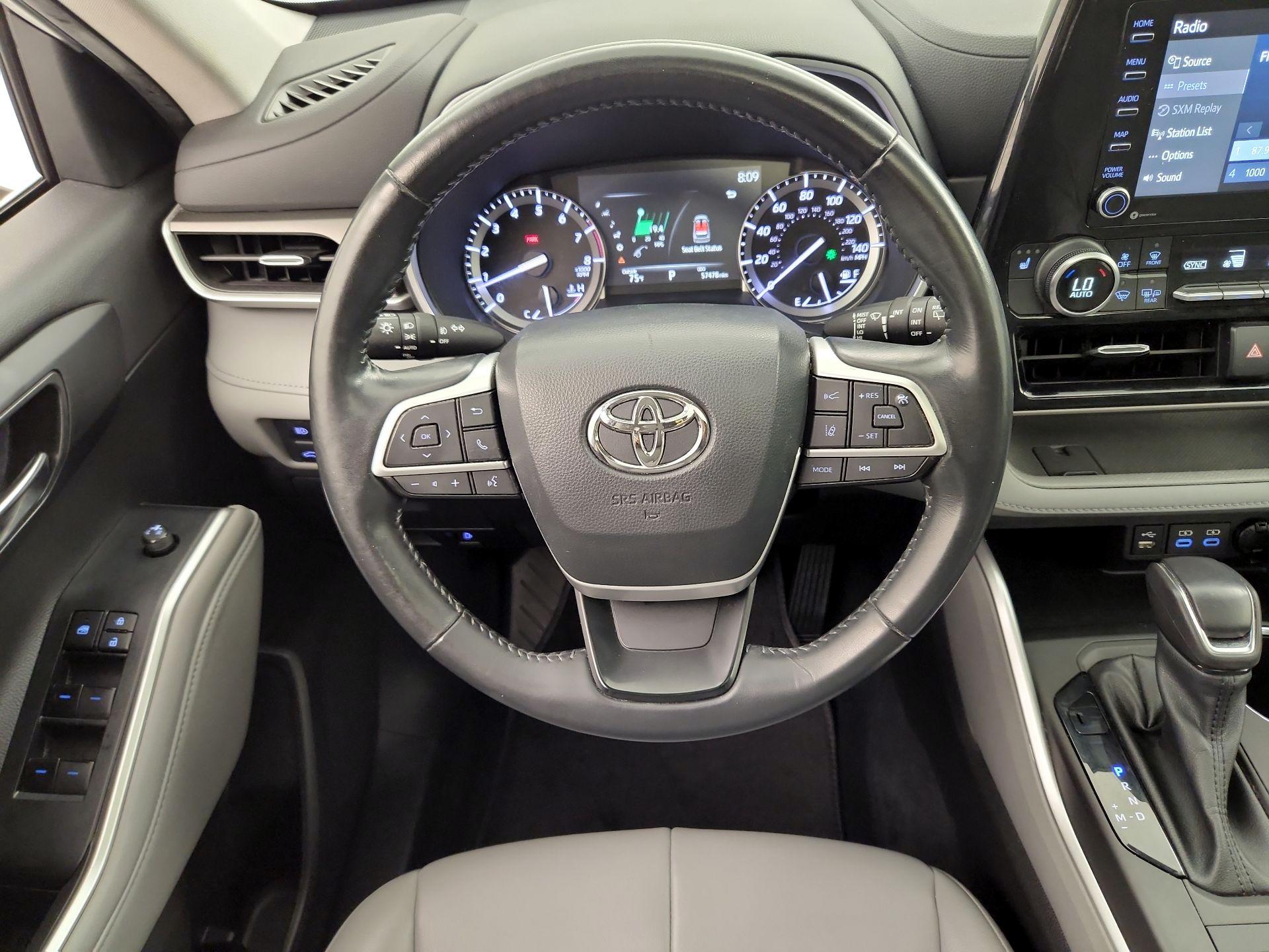 Thumbnail: 2022 Toyota Highlander - 10