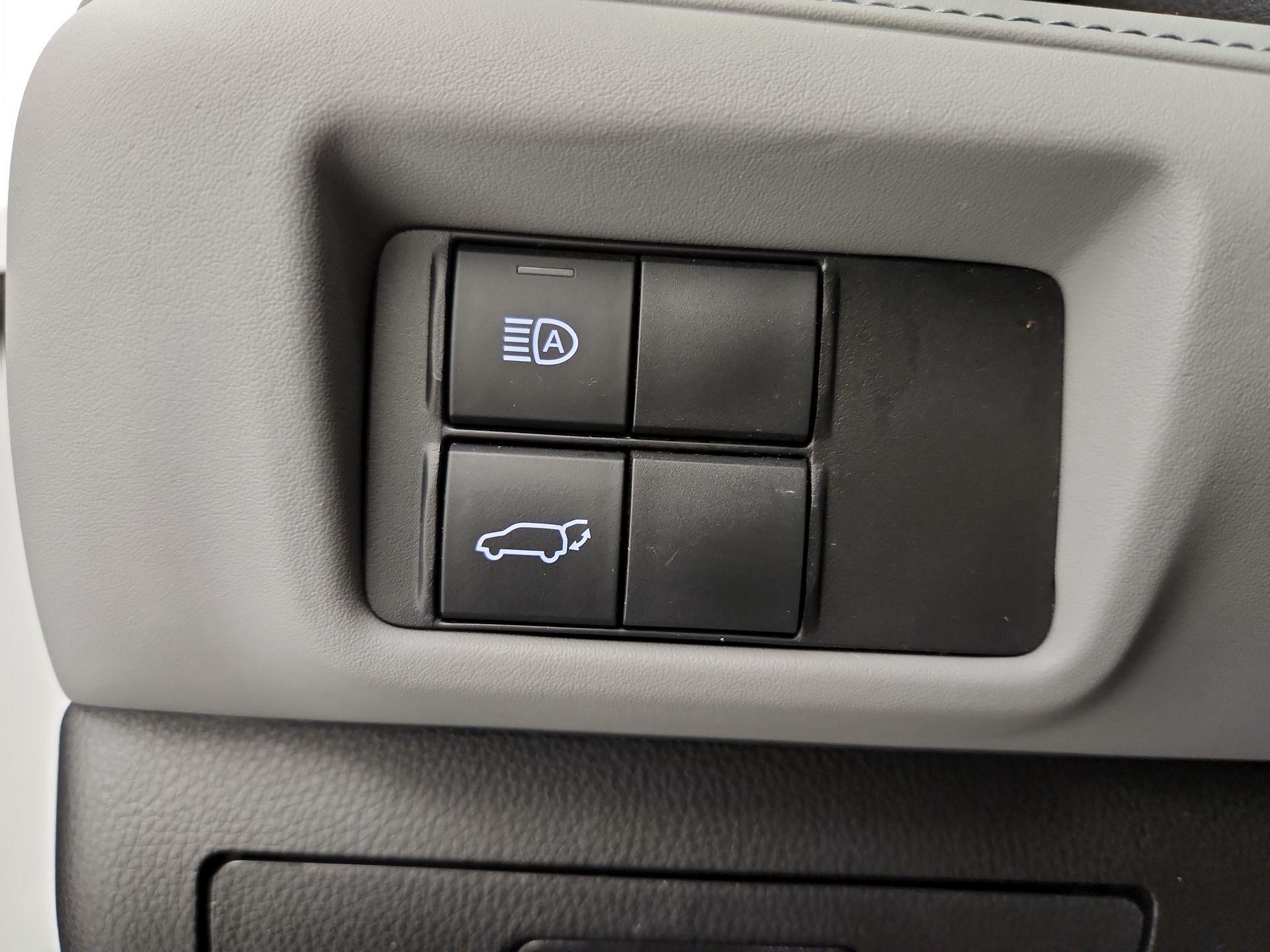 Thumbnail: 2022 Toyota Highlander - 13