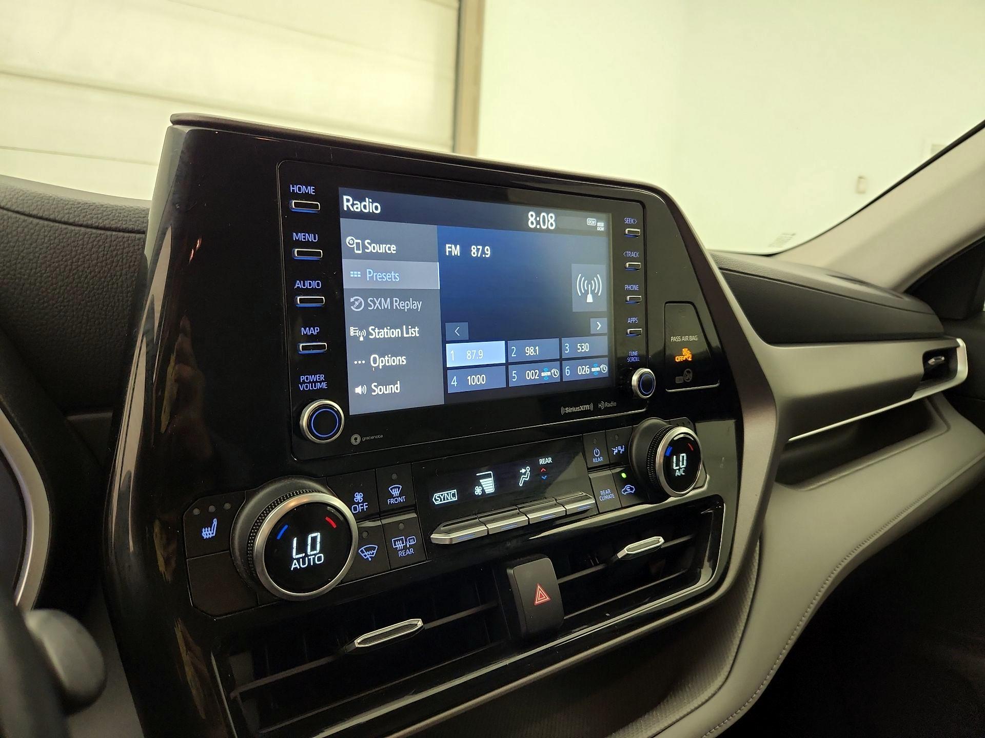 Thumbnail: 2022 Toyota Highlander - 15