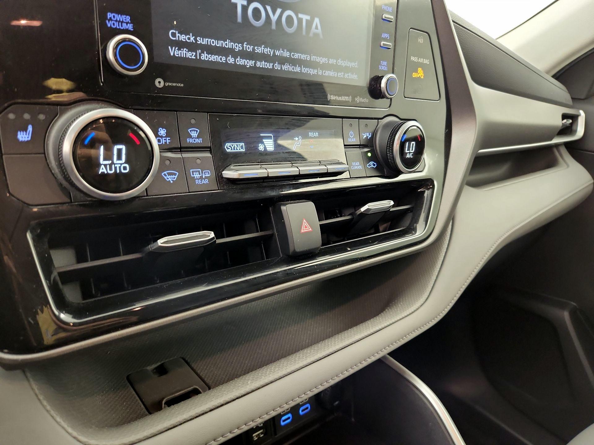 Thumbnail: 2022 Toyota Highlander - 16