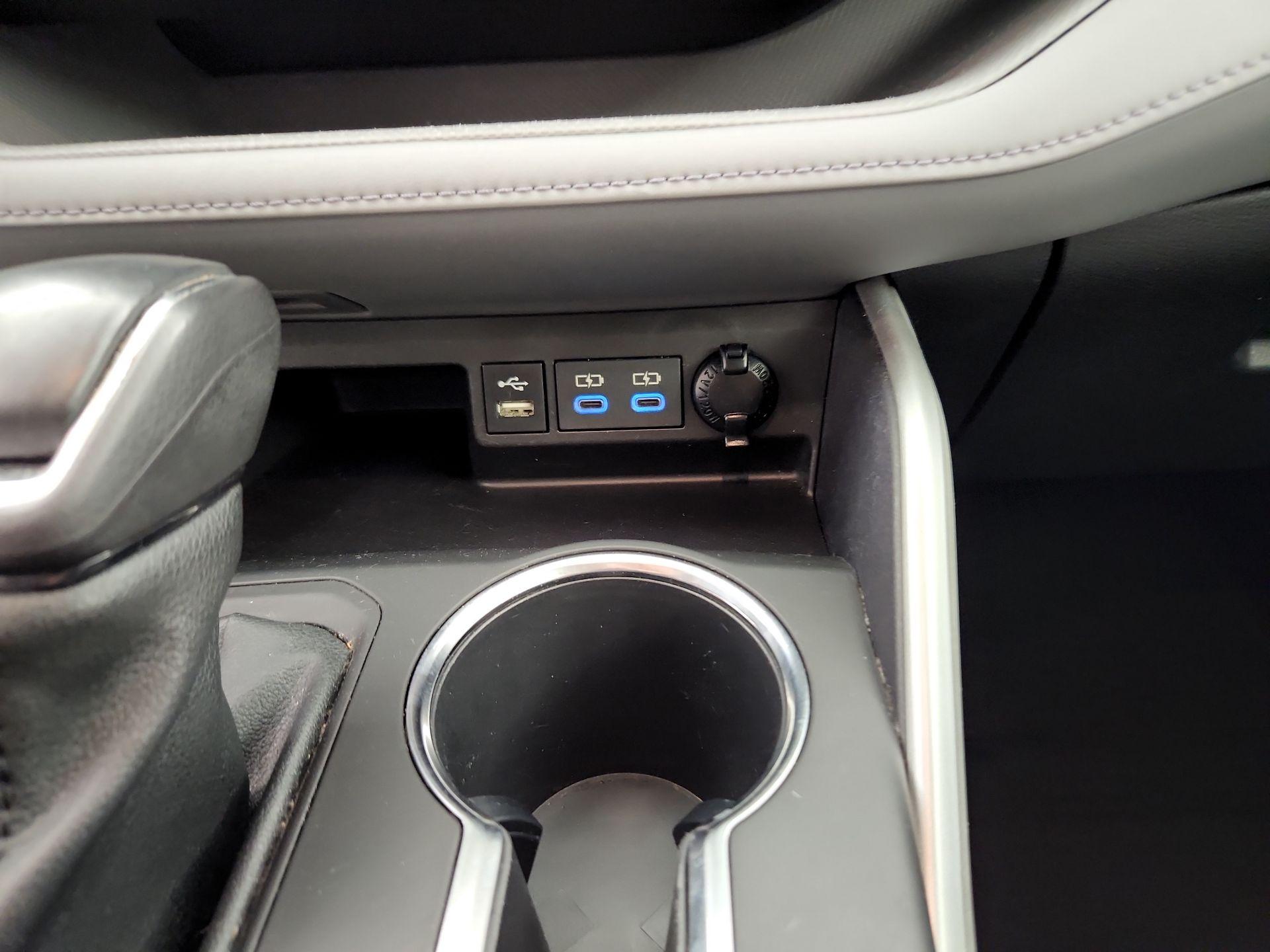 Thumbnail: 2022 Toyota Highlander - 18