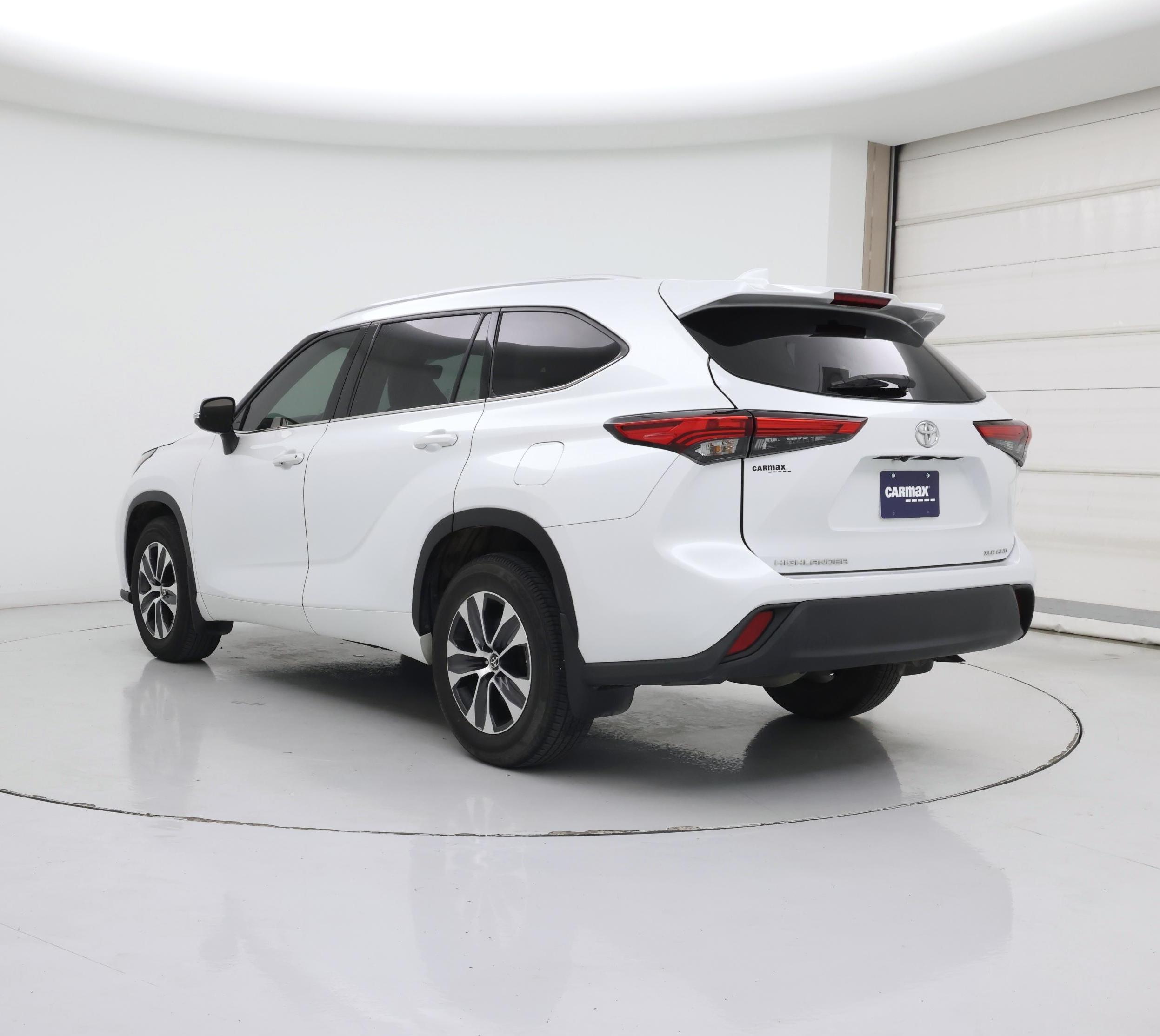 Thumbnail: 2022 Toyota Highlander - 2