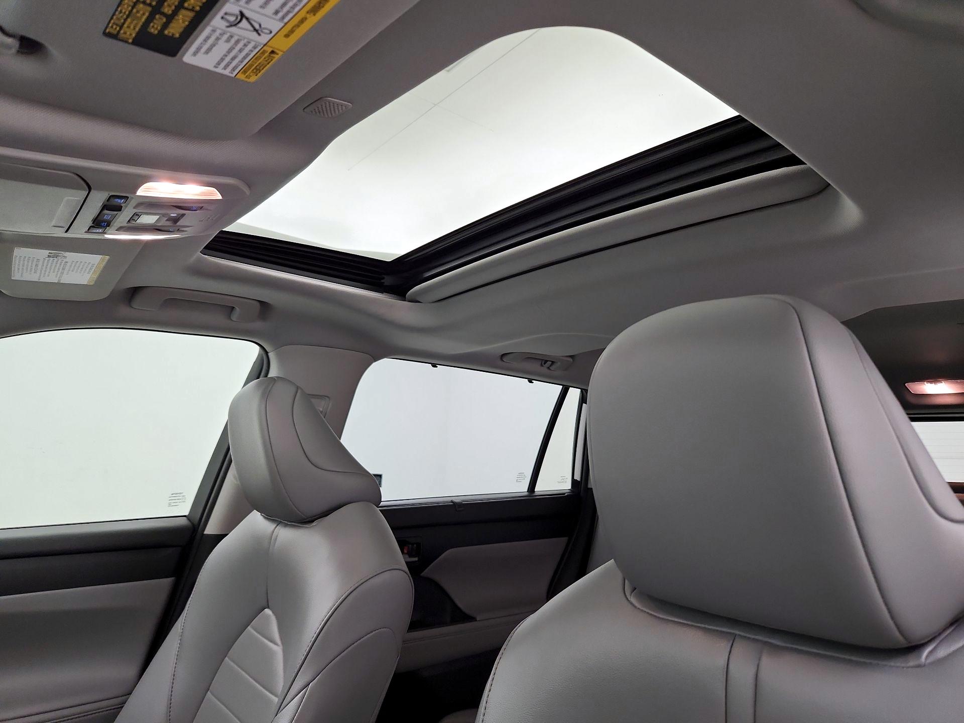 Thumbnail: 2022 Toyota Highlander - 19