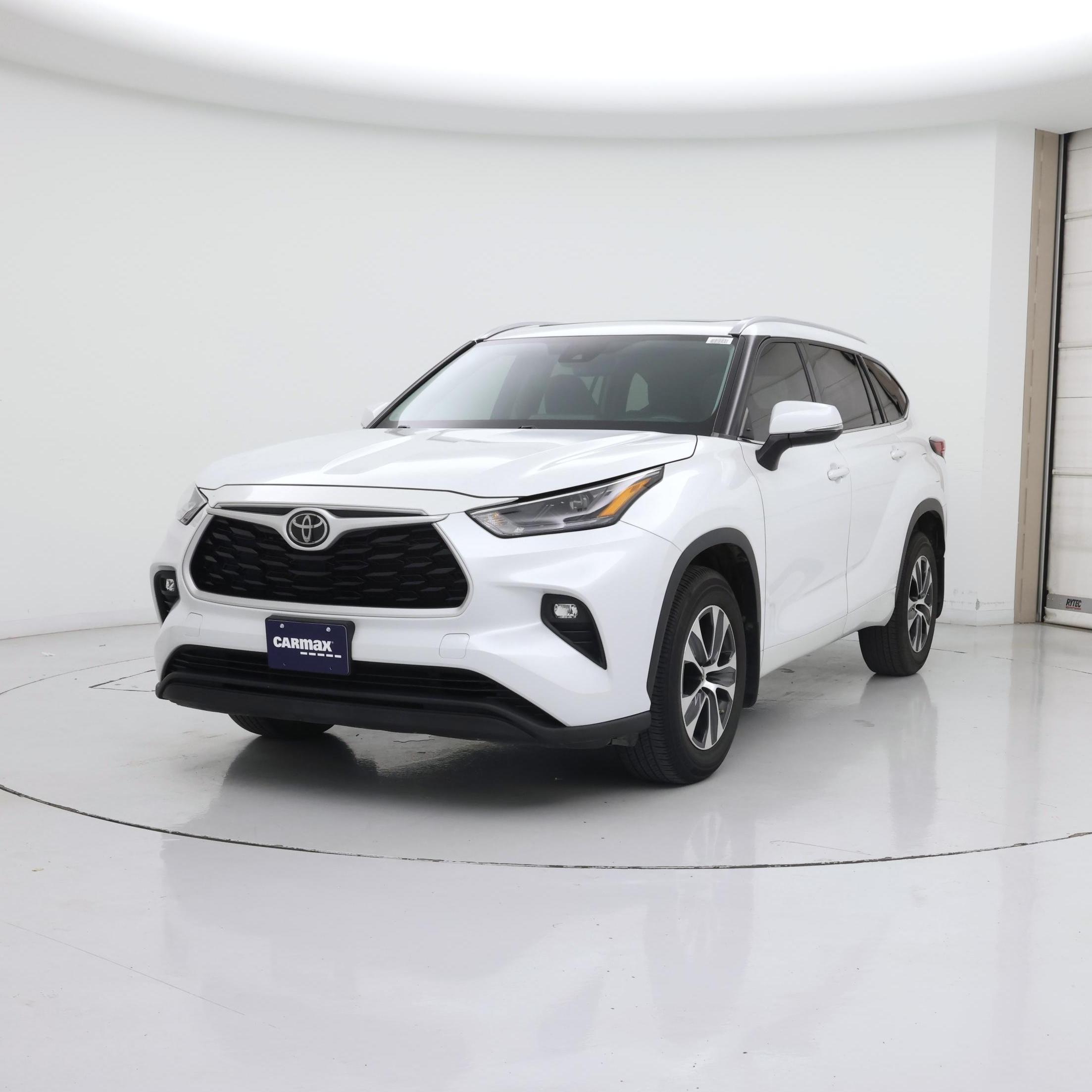 Thumbnail: 2022 Toyota Highlander - 4