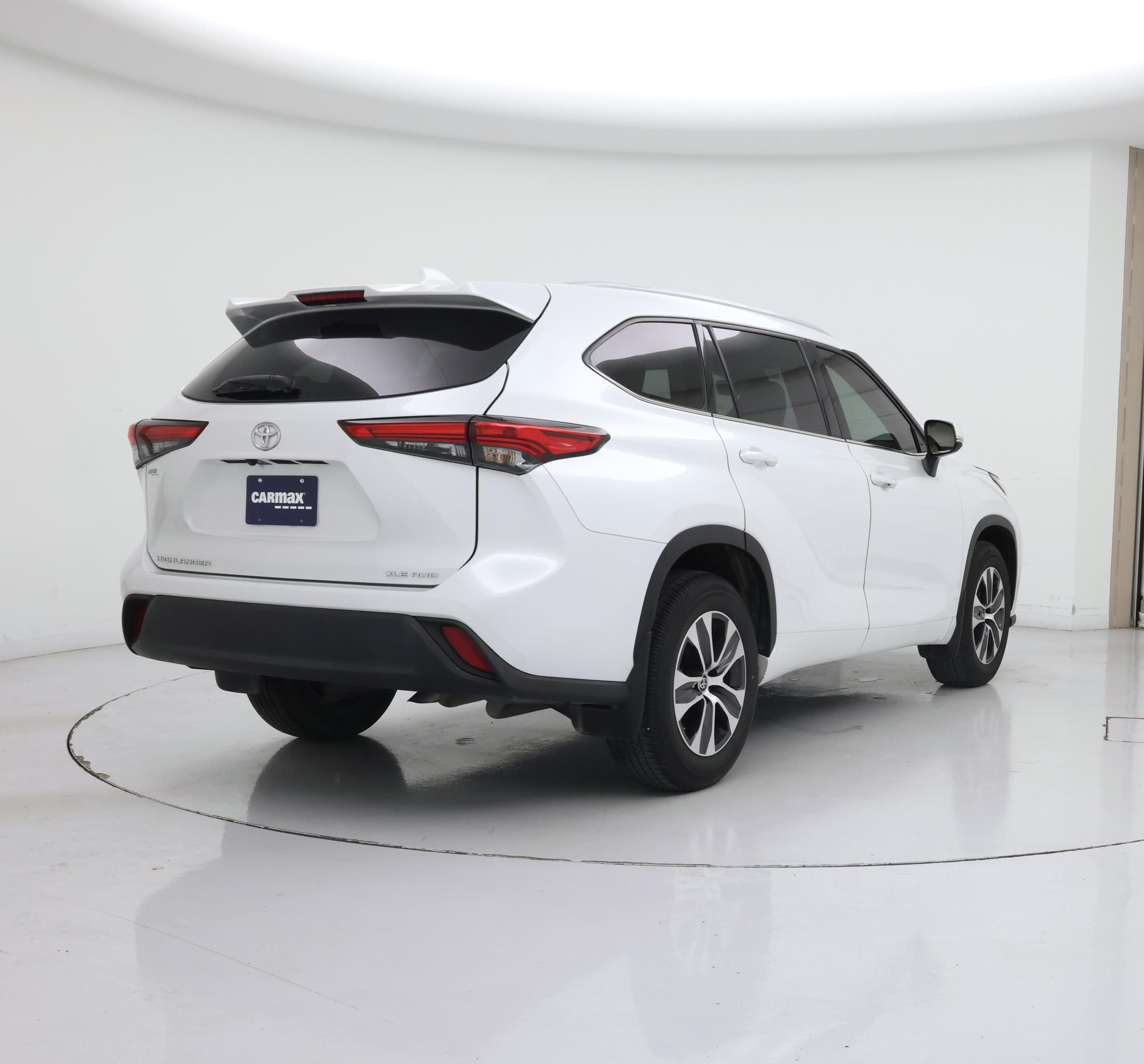 Thumbnail: 2022 Toyota Highlander - 8