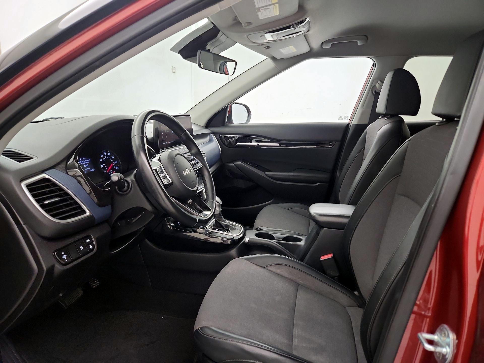 Thumbnail: 2023 Kia Seltos - 11