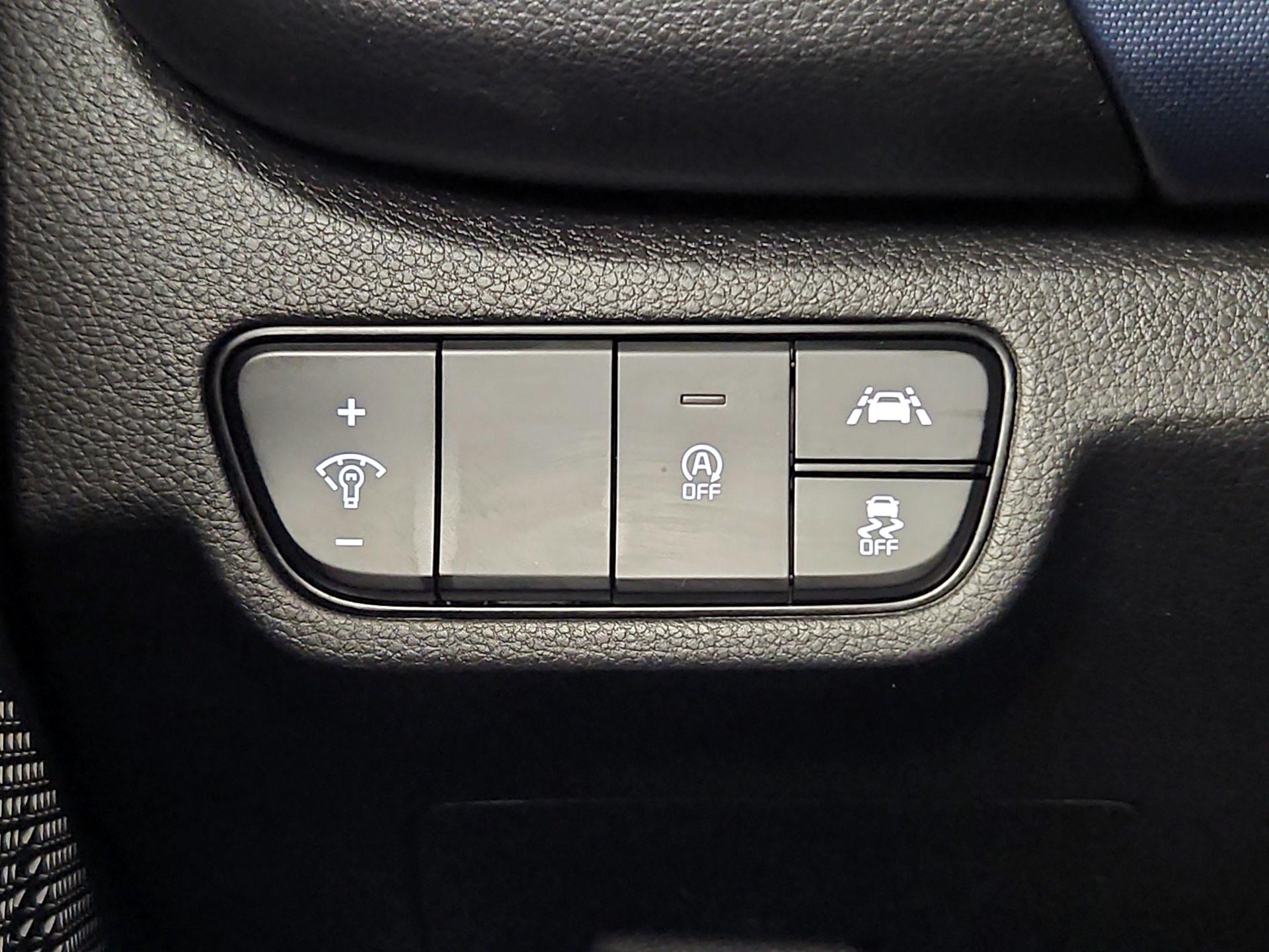 Thumbnail: 2023 Kia Seltos - 13