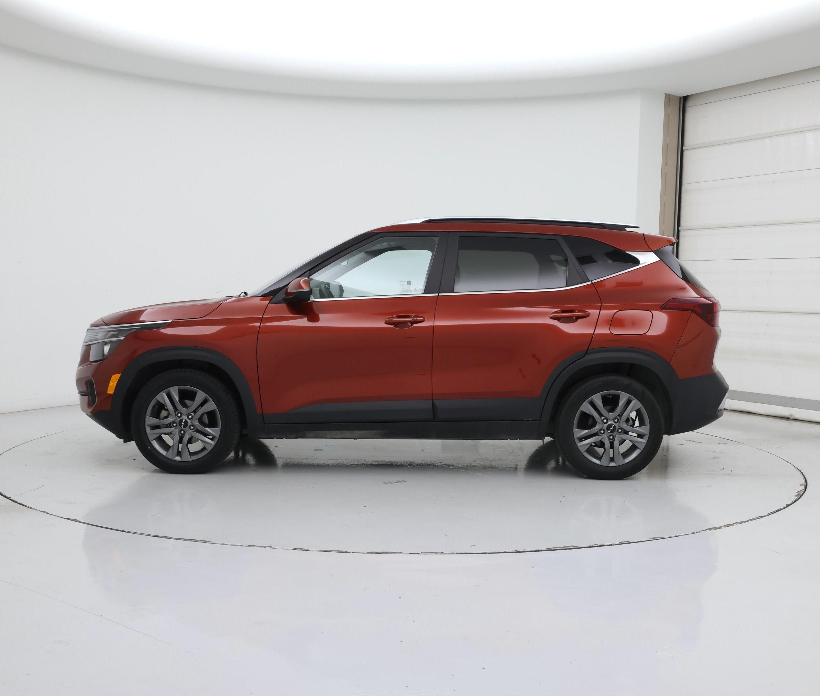 Thumbnail: 2023 Kia Seltos - 3