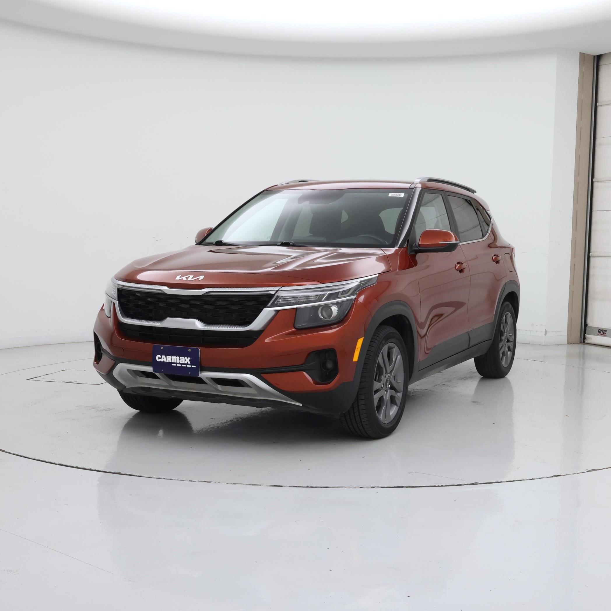 Thumbnail: 2023 Kia Seltos - 4