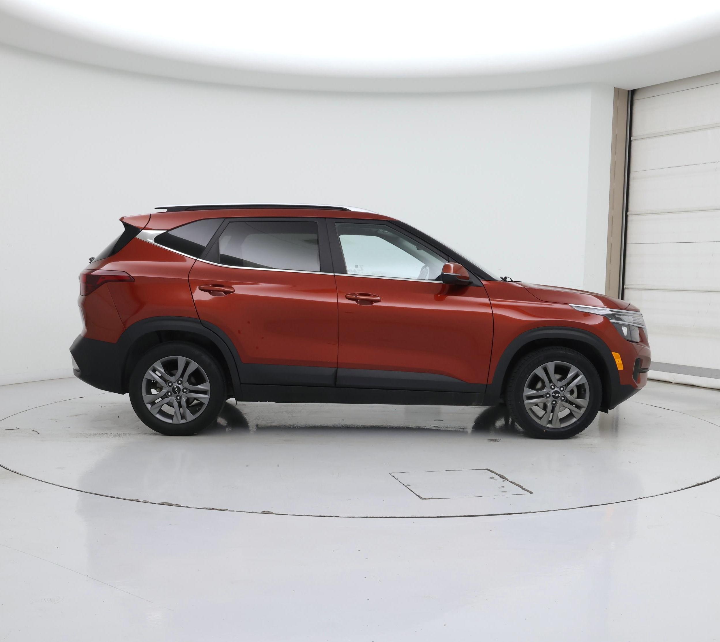 Thumbnail: 2023 Kia Seltos - 7