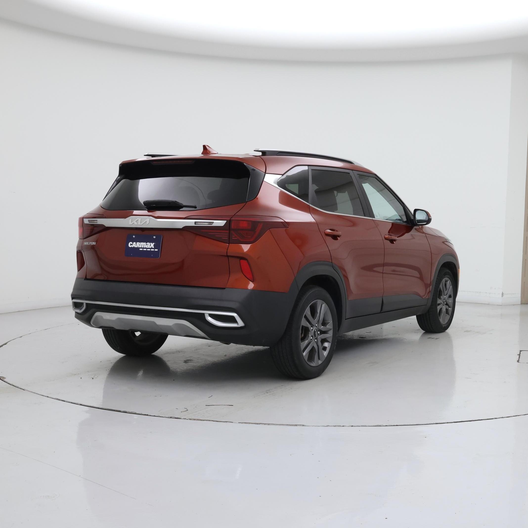 Thumbnail: 2023 Kia Seltos - 8