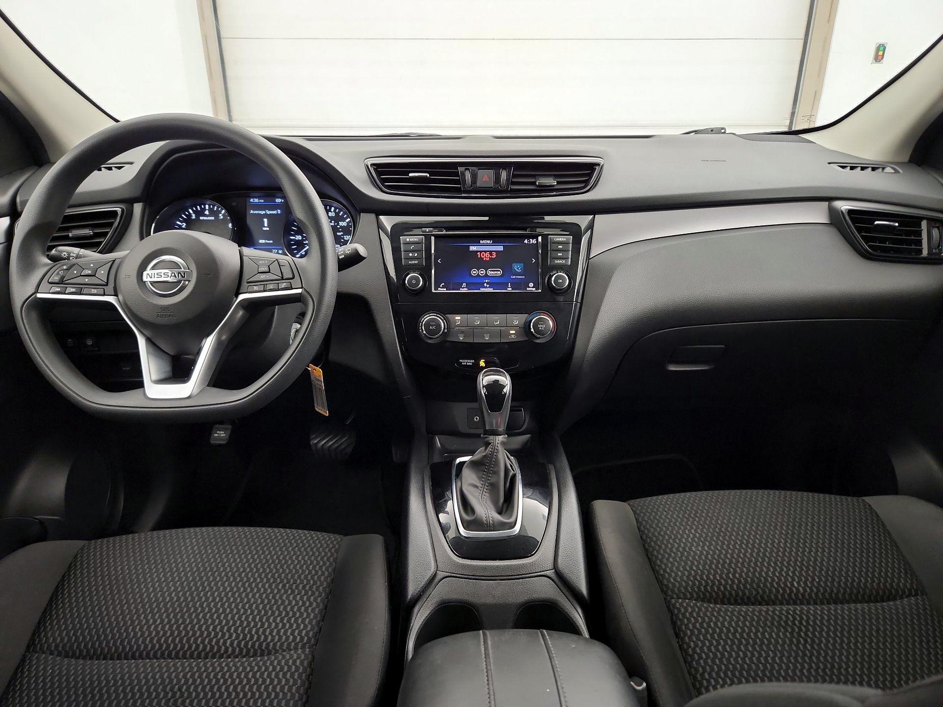 Thumbnail: 2021 Nissan Rogue Sport - 9
