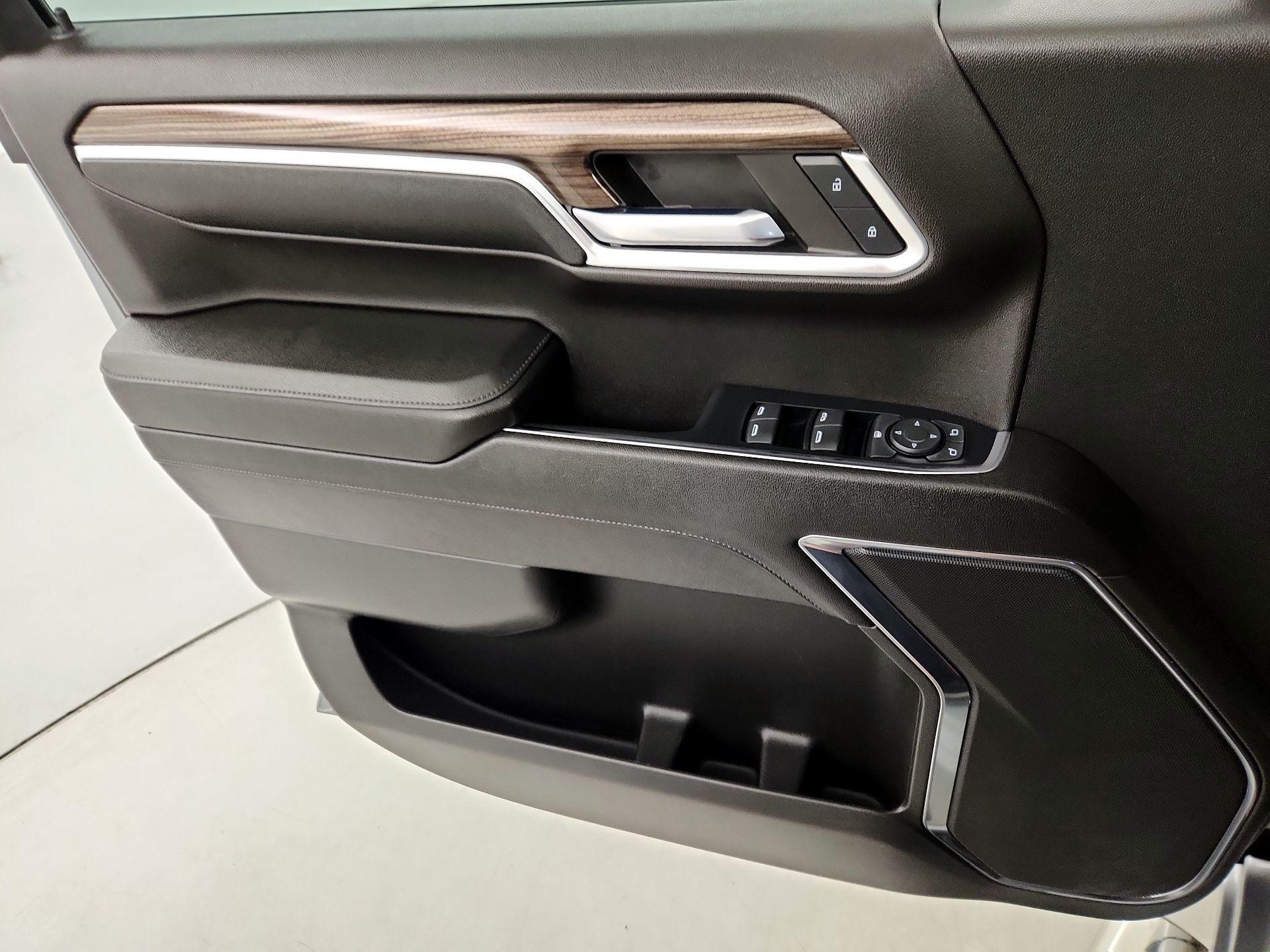 Thumbnail: 2023 Chevrolet Silverado 1500 - 12