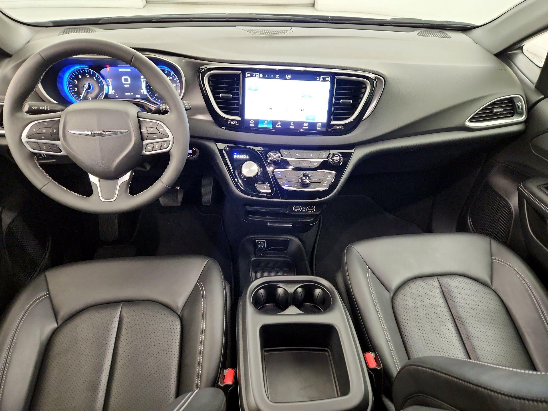 Thumbnail: 2025 Chrysler Pacifica - 9