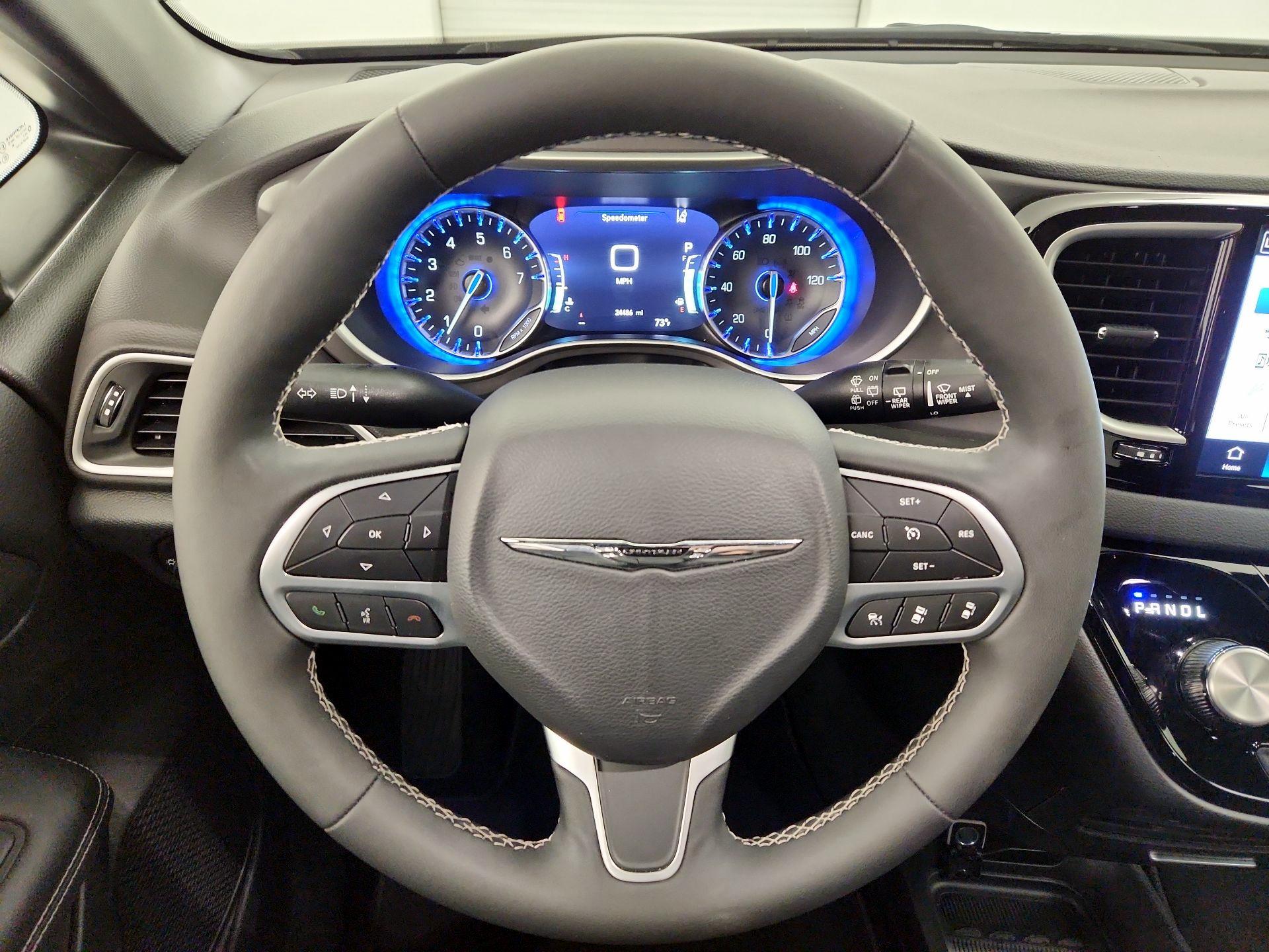 Thumbnail: 2025 Chrysler Pacifica - 10