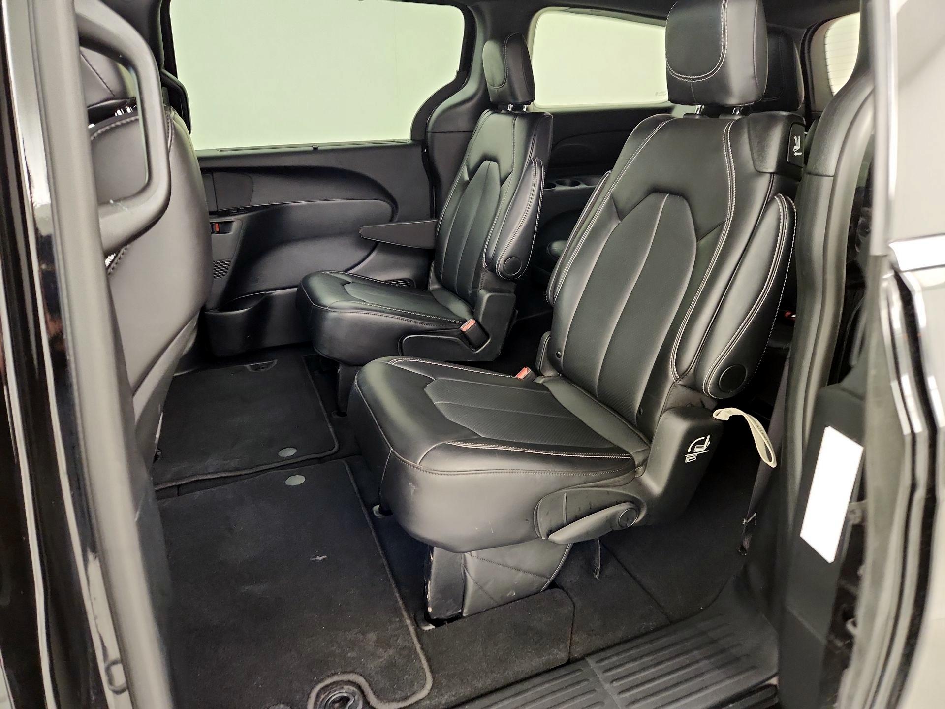 Thumbnail: 2025 Chrysler Pacifica - 19