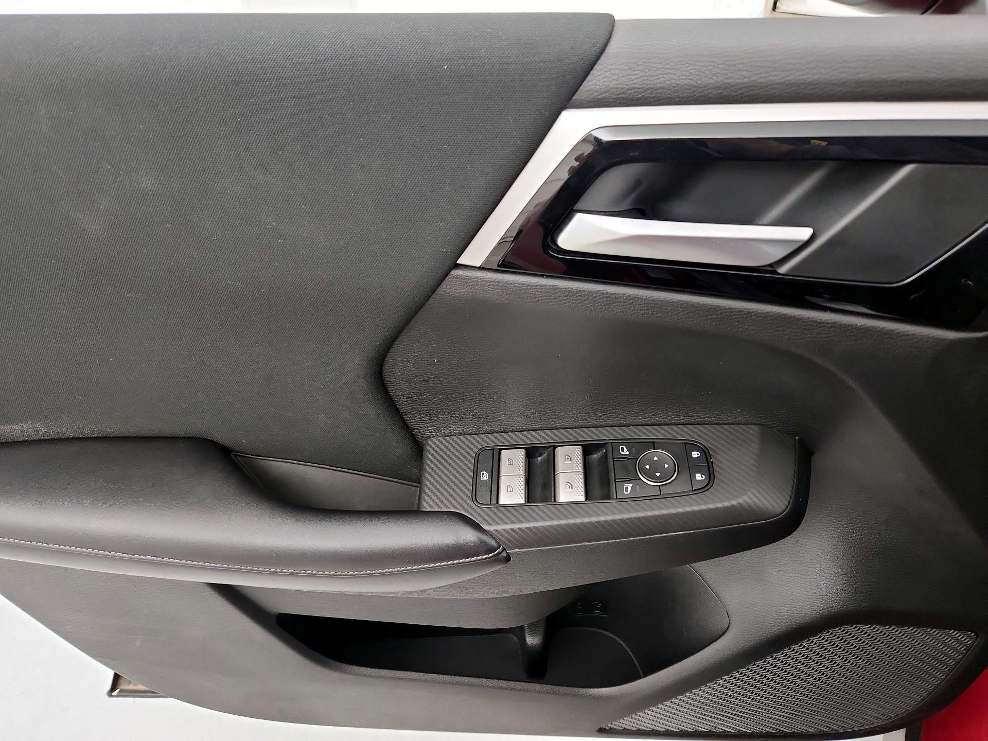 Thumbnail: 2023 Mitsubishi Outlander - 12