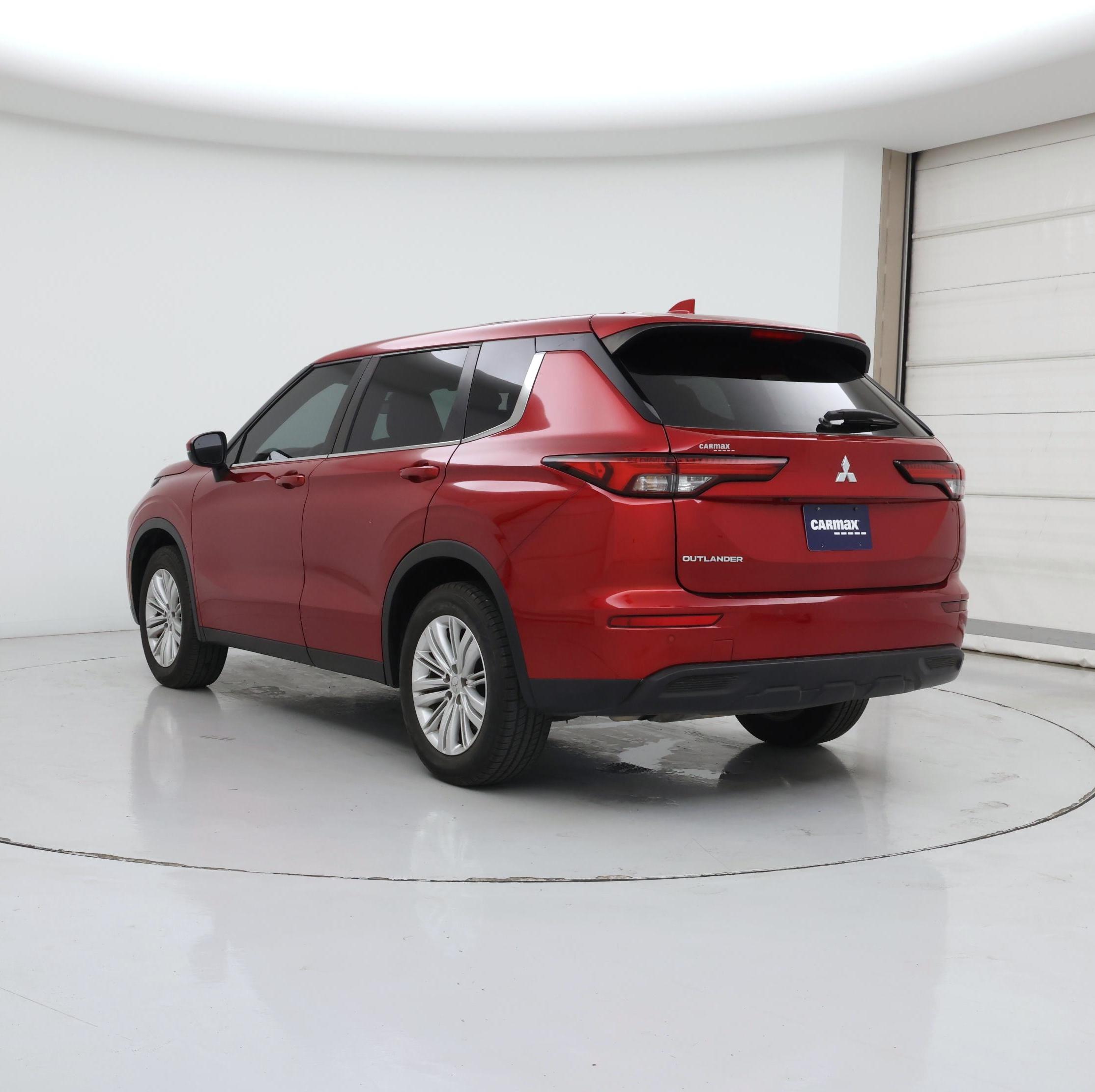 Thumbnail: 2023 Mitsubishi Outlander - 2