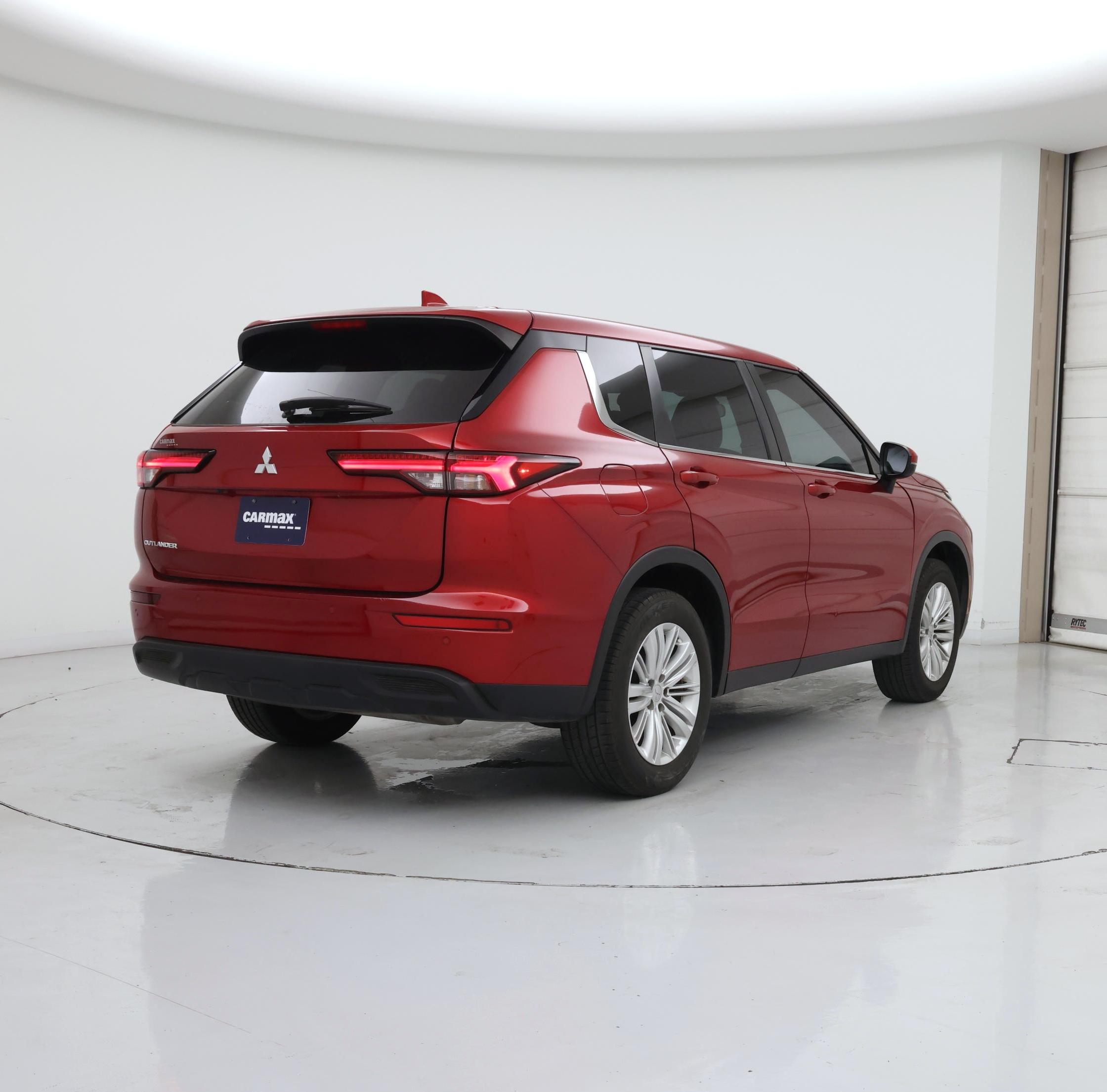 Thumbnail: 2023 Mitsubishi Outlander - 8