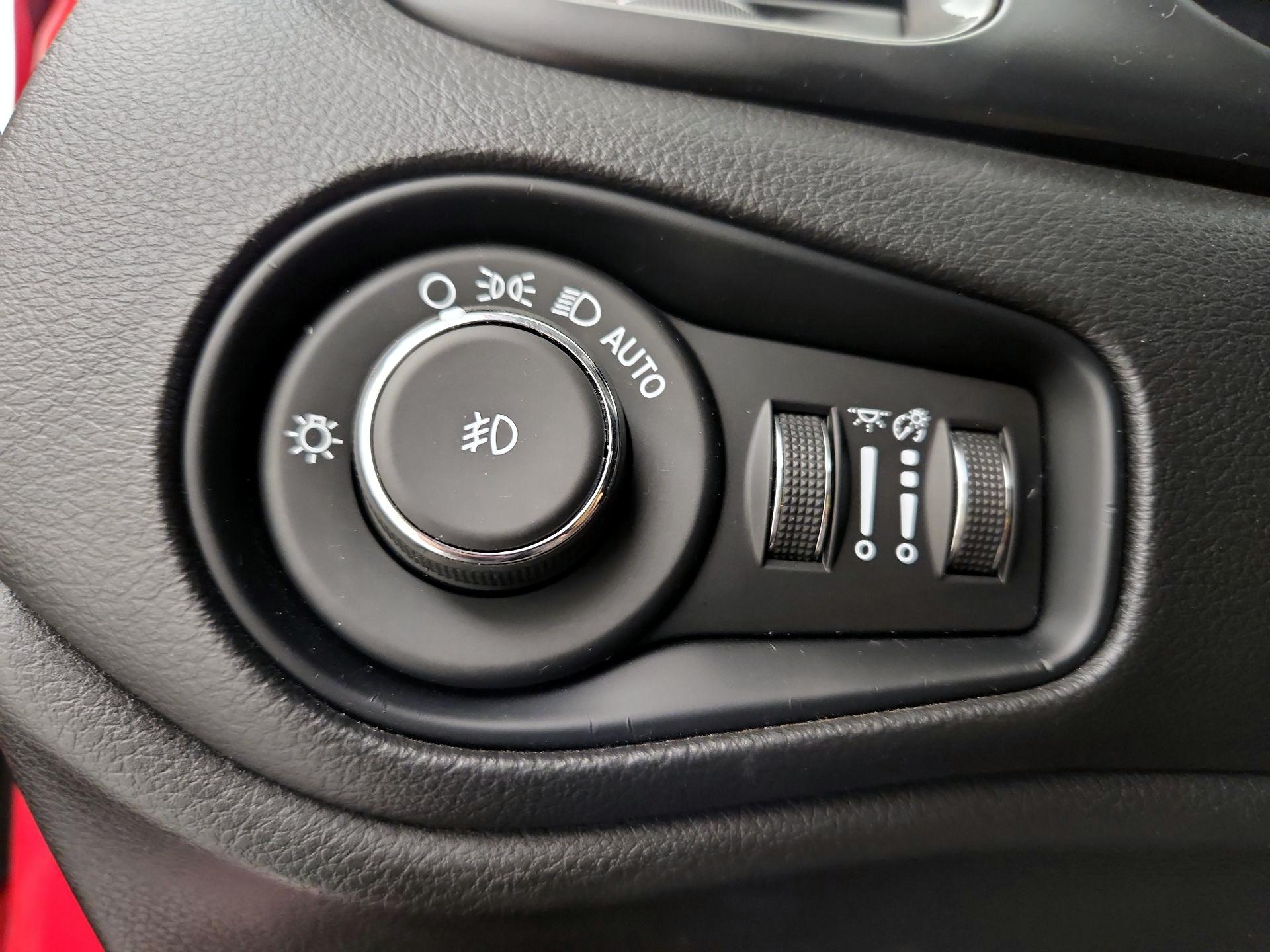 Thumbnail: 2022 Jeep Renegade - 13