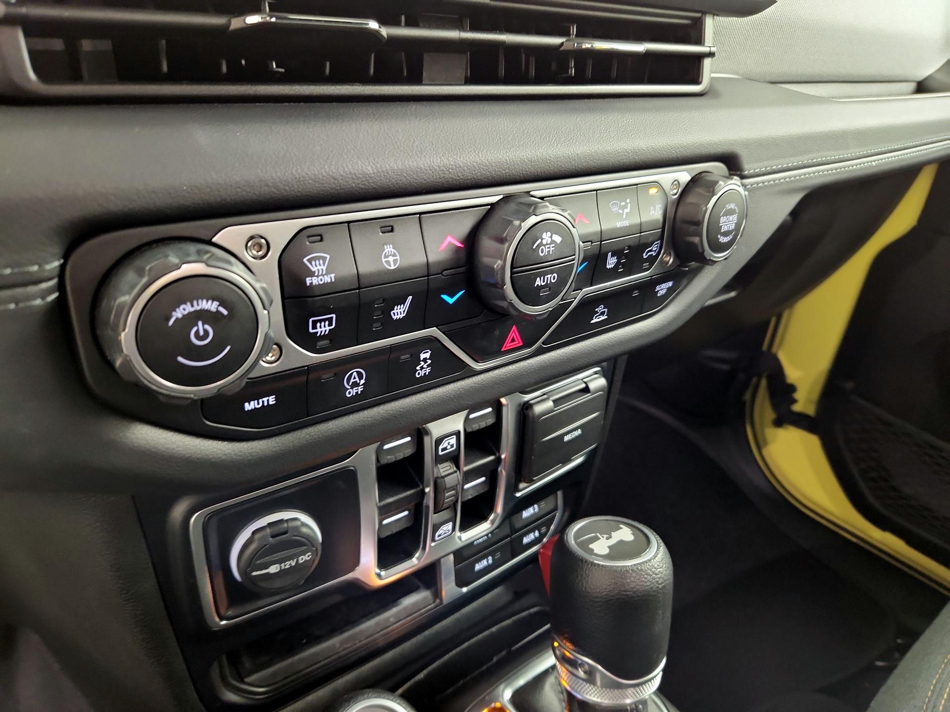 Thumbnail: 2024 Jeep Wrangler - 16