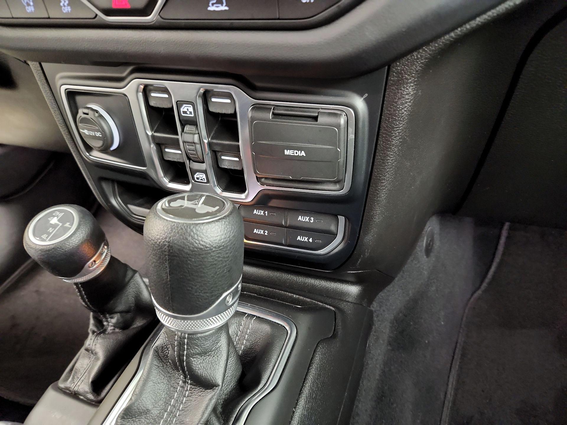 Thumbnail: 2024 Jeep Wrangler - 18