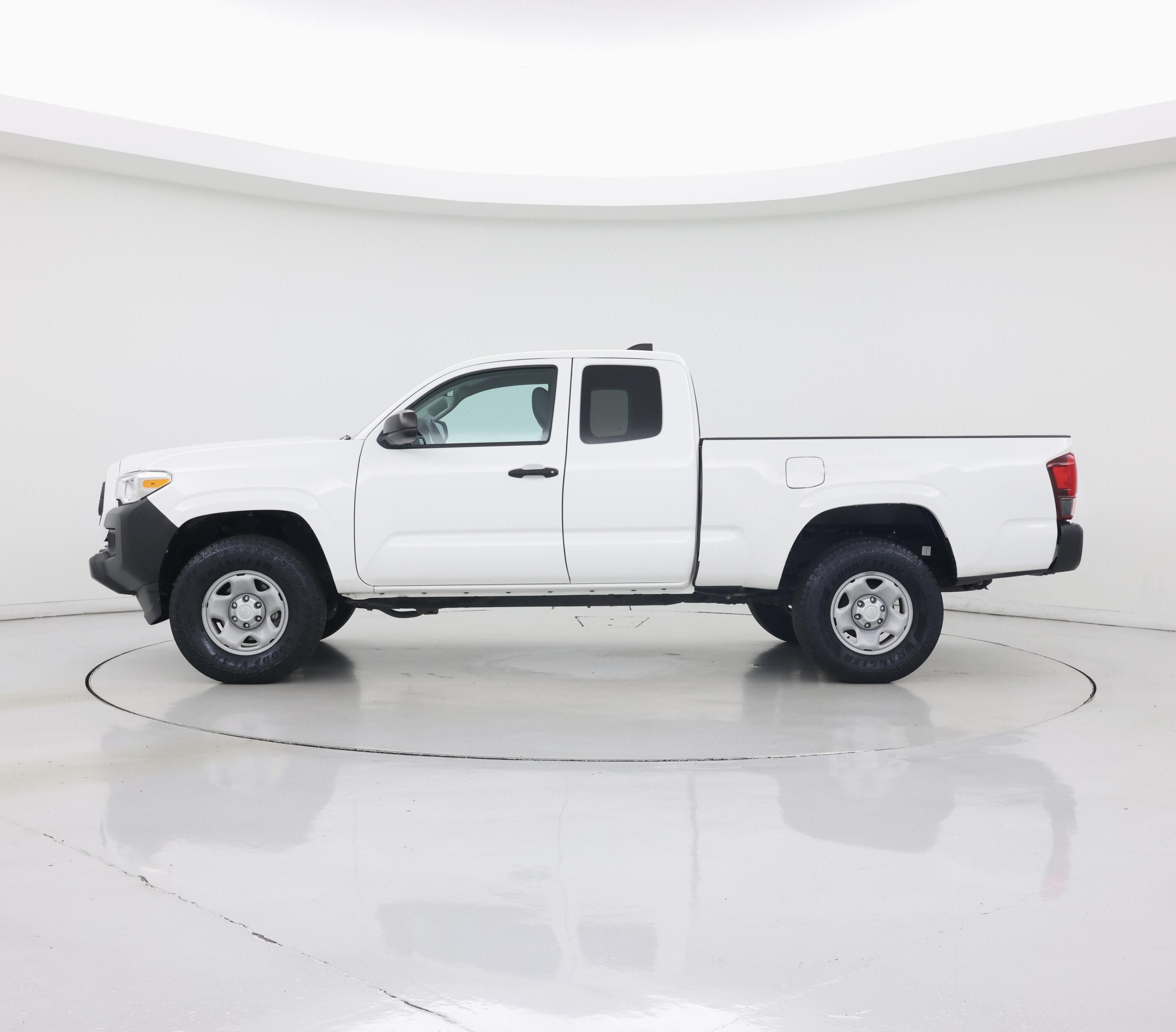 Thumbnail: 2023 Toyota Tacoma - 3