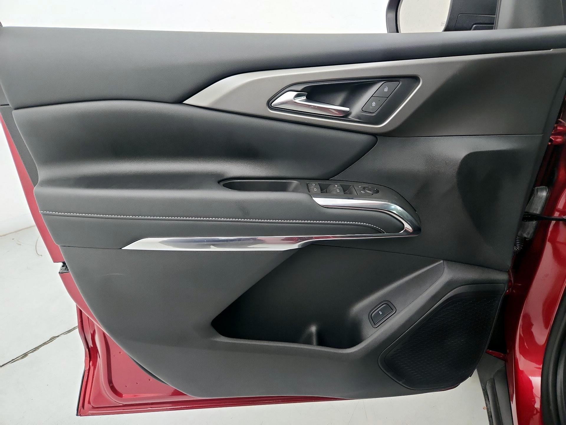 Thumbnail: 2025 Chevrolet Traverse - 12